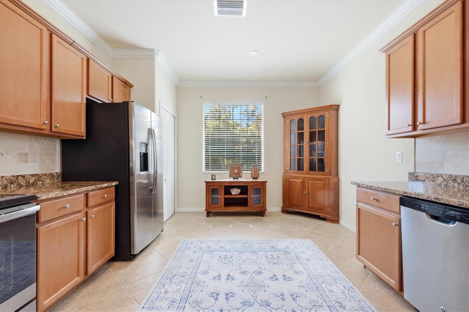 Single Family Residence at 12360 CANAVESE LN, VENICE, photo 17 of 85
