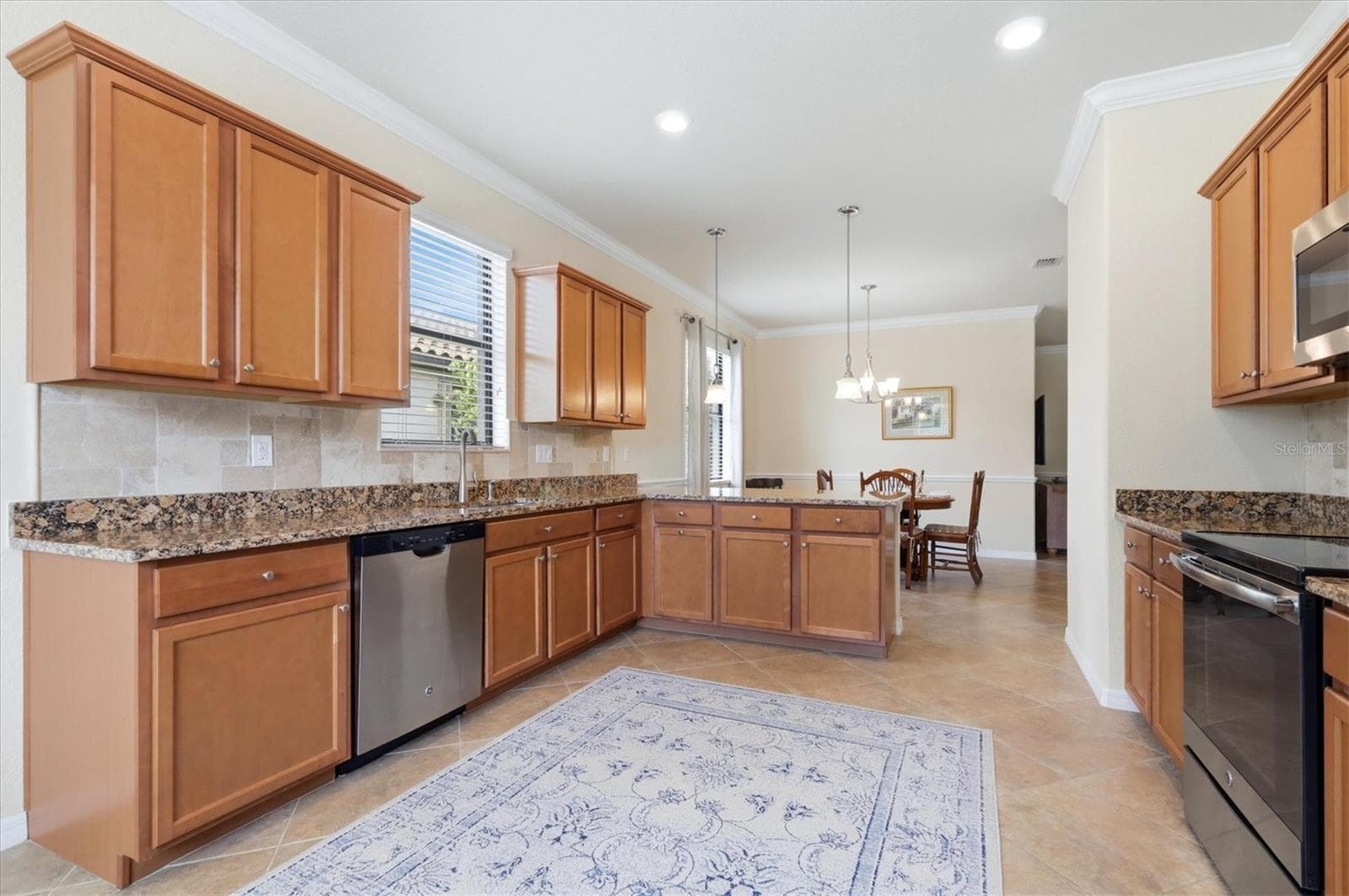 Single Family Residence at 12360 CANAVESE LN, VENICE, photo 19 of 85
