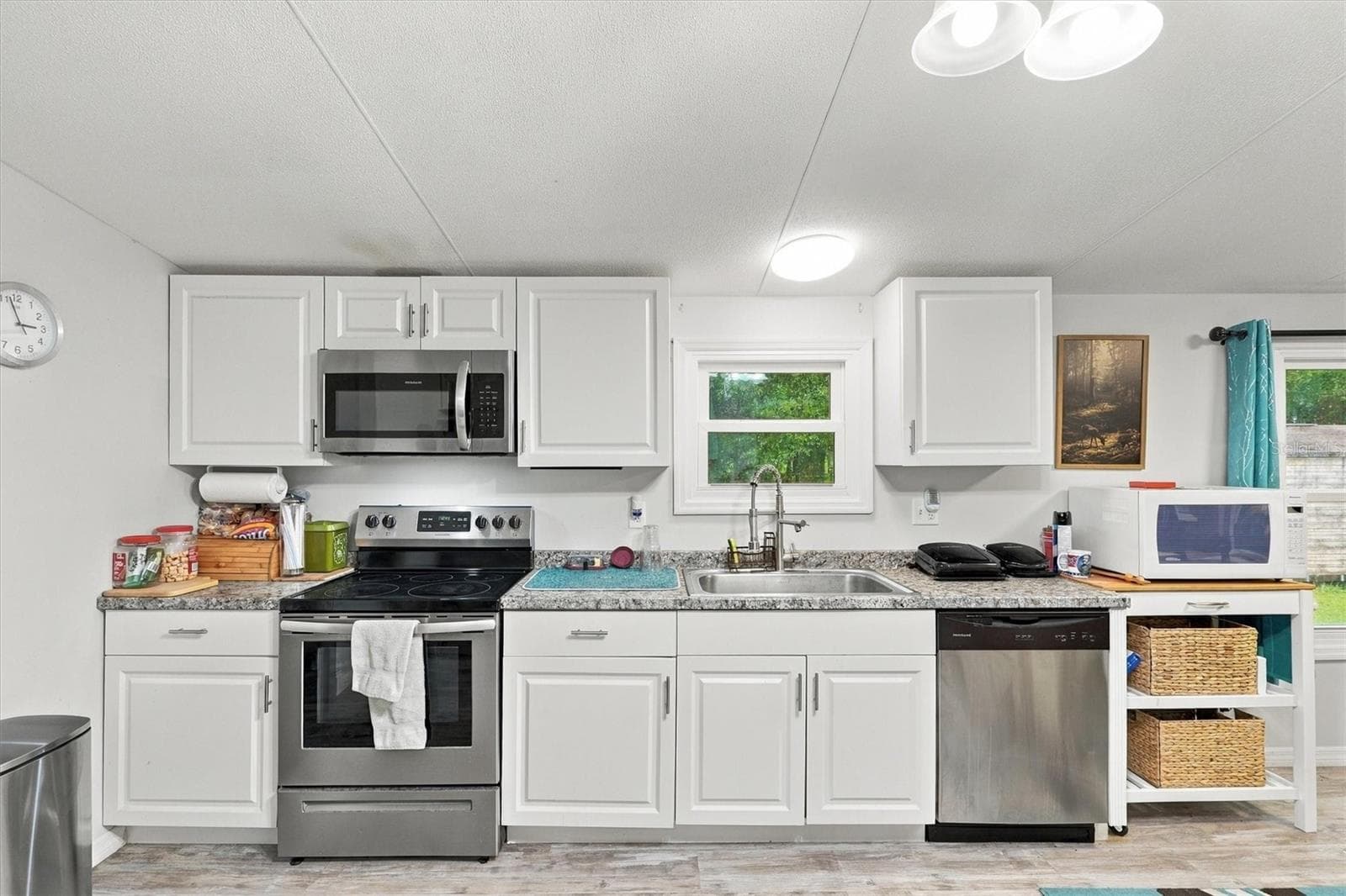 Manufactured Home at 17220 NE 28TH ST, WILLISTON, photo 11 of 29