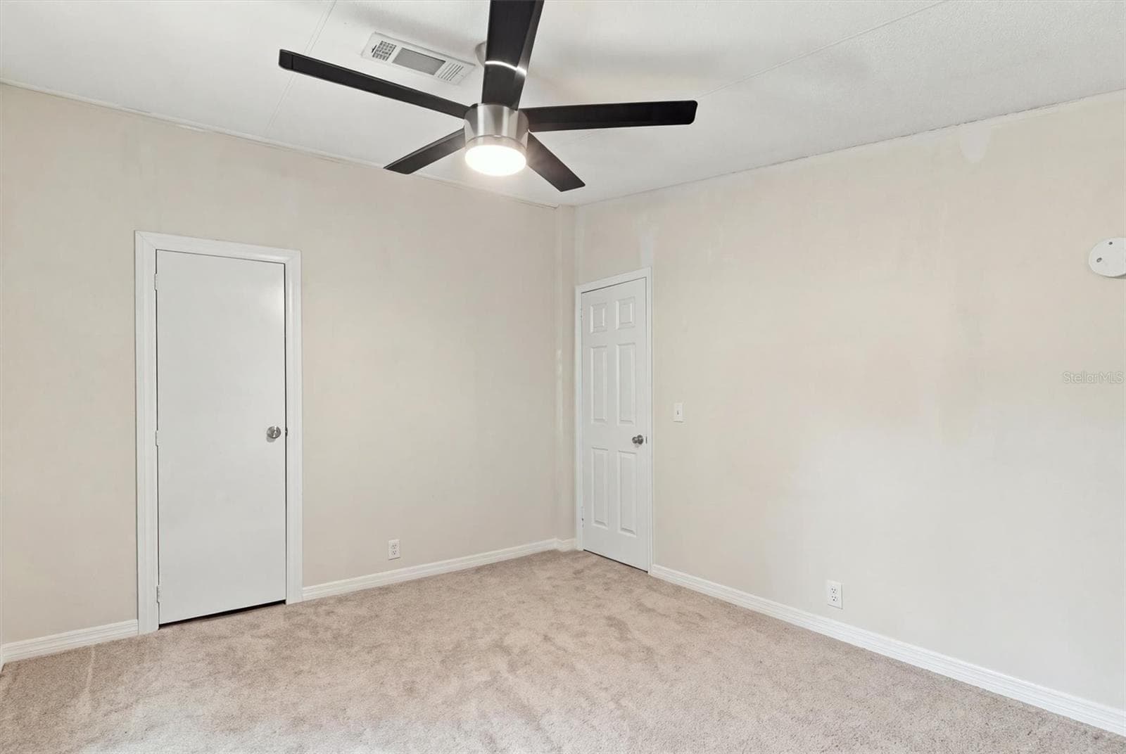 Manufactured Home at 17220 NE 28TH ST, WILLISTON, photo 27 of 29