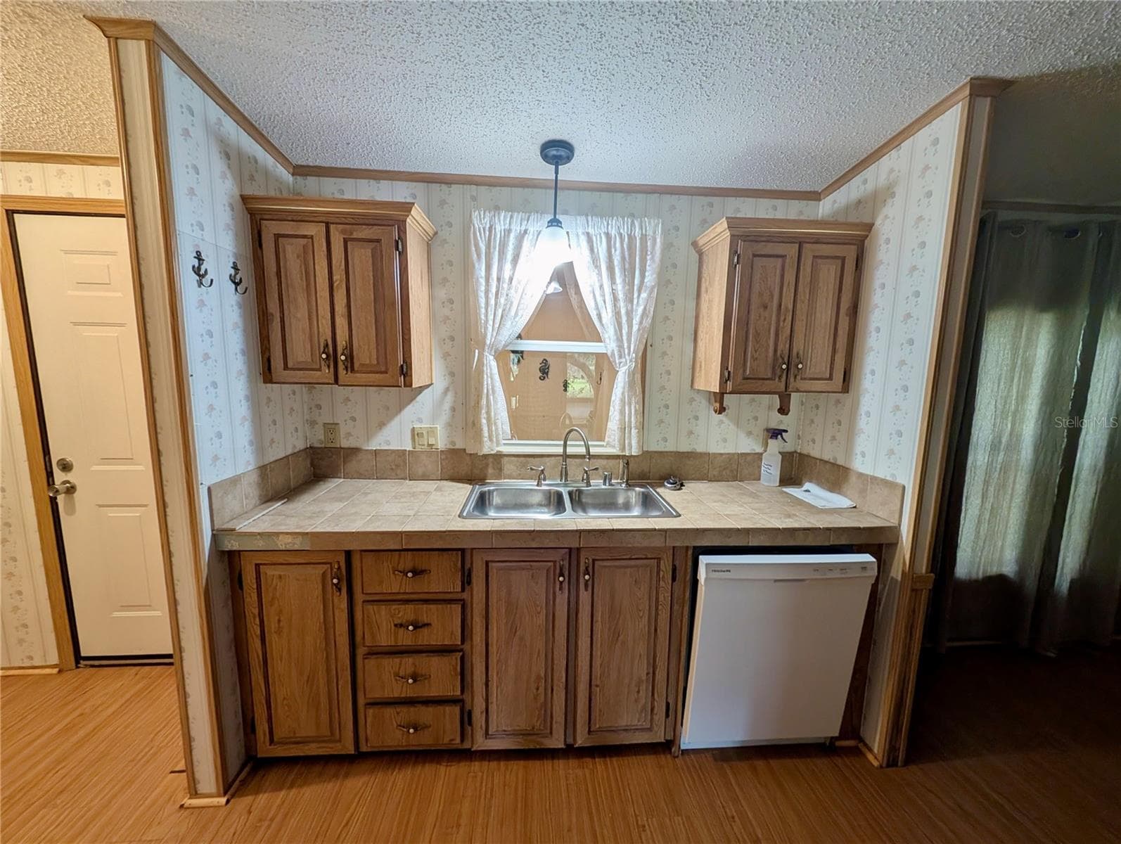Manufactured Home at 12180 NE 238TH TER, SALT SPRINGS, photo 8 of 29