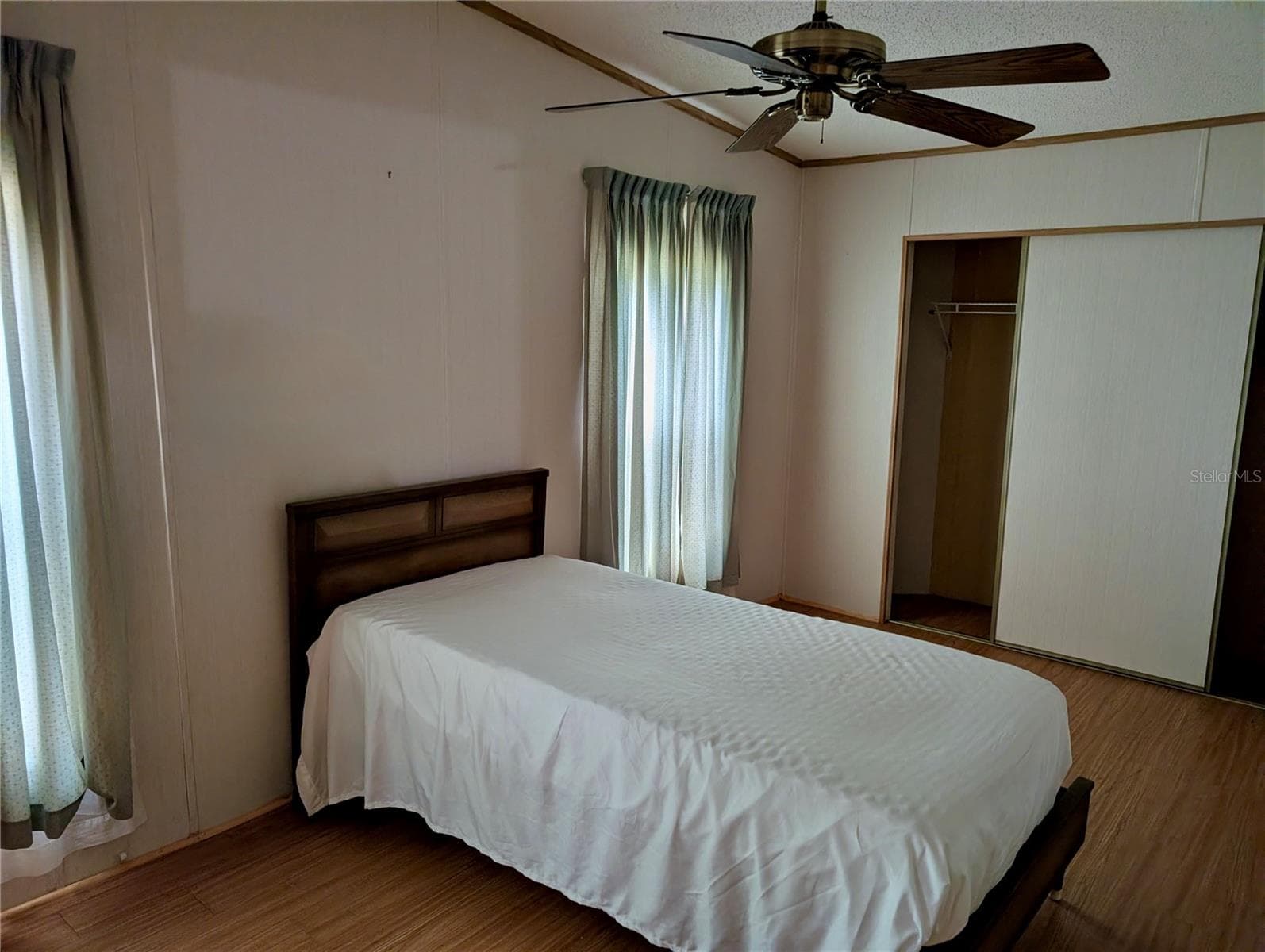 Manufactured Home at 12180 NE 238TH TER, SALT SPRINGS, photo 12 of 29