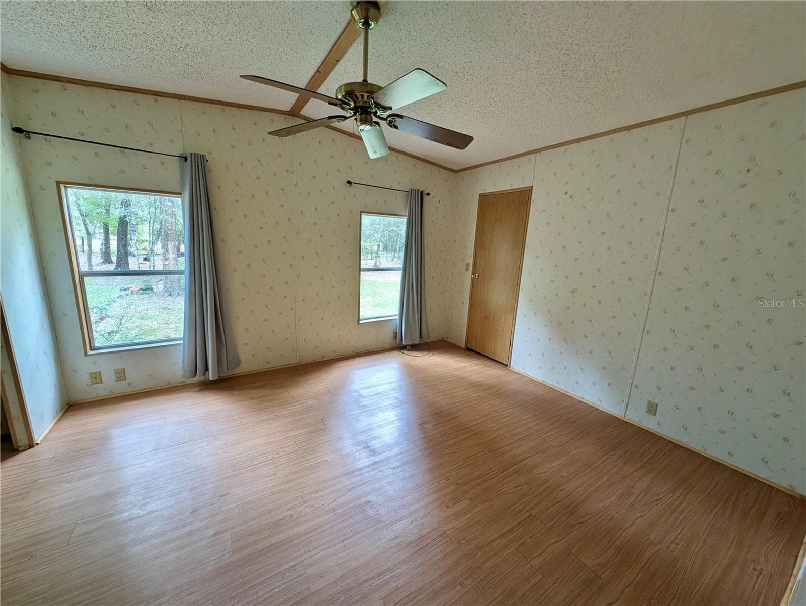 Manufactured Home at 12180 NE 238TH TER, SALT SPRINGS, photo 15 of 29