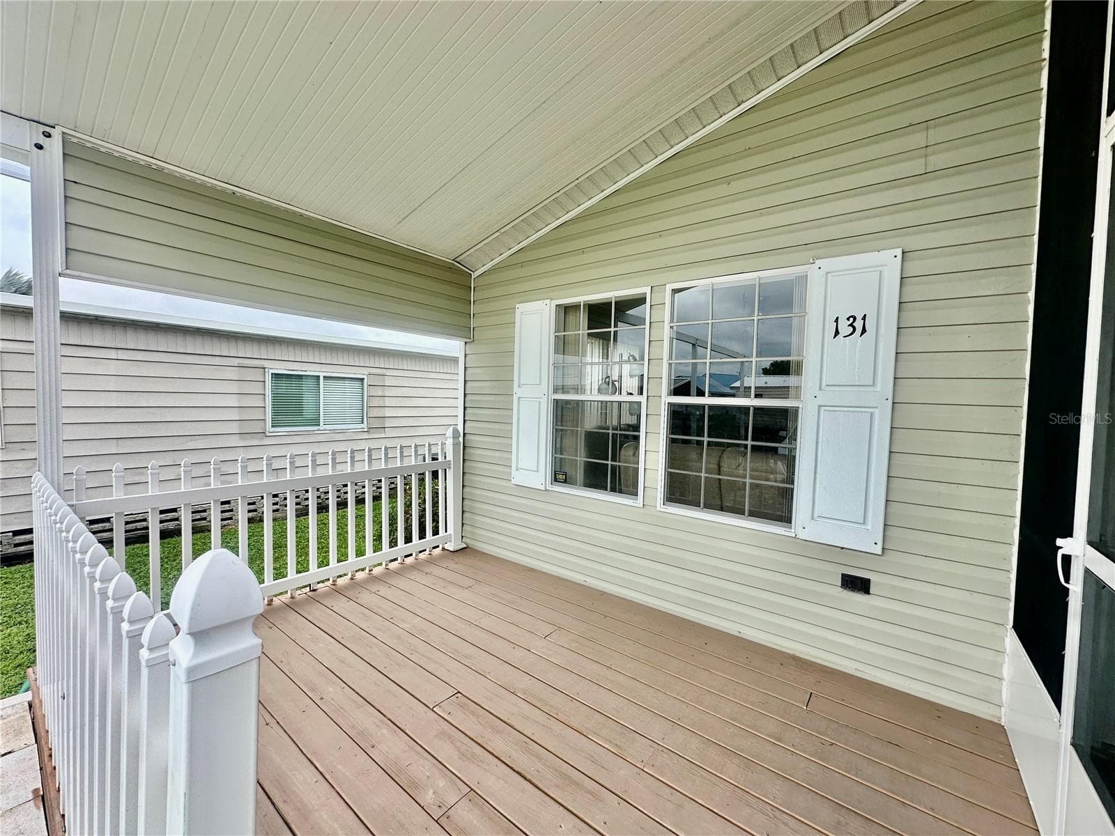 Front open porch - 131 BONNIE DR, AUBURNDALE