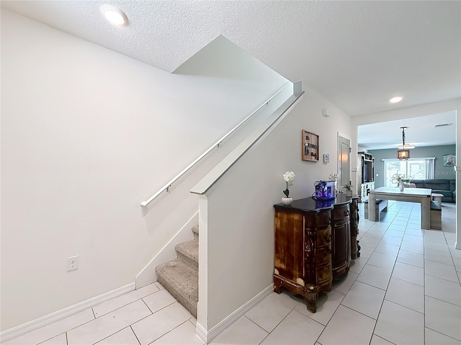 Single Family Residence at 182 AMBERWOOD WAY, UMATILLA, photo 4 of 50