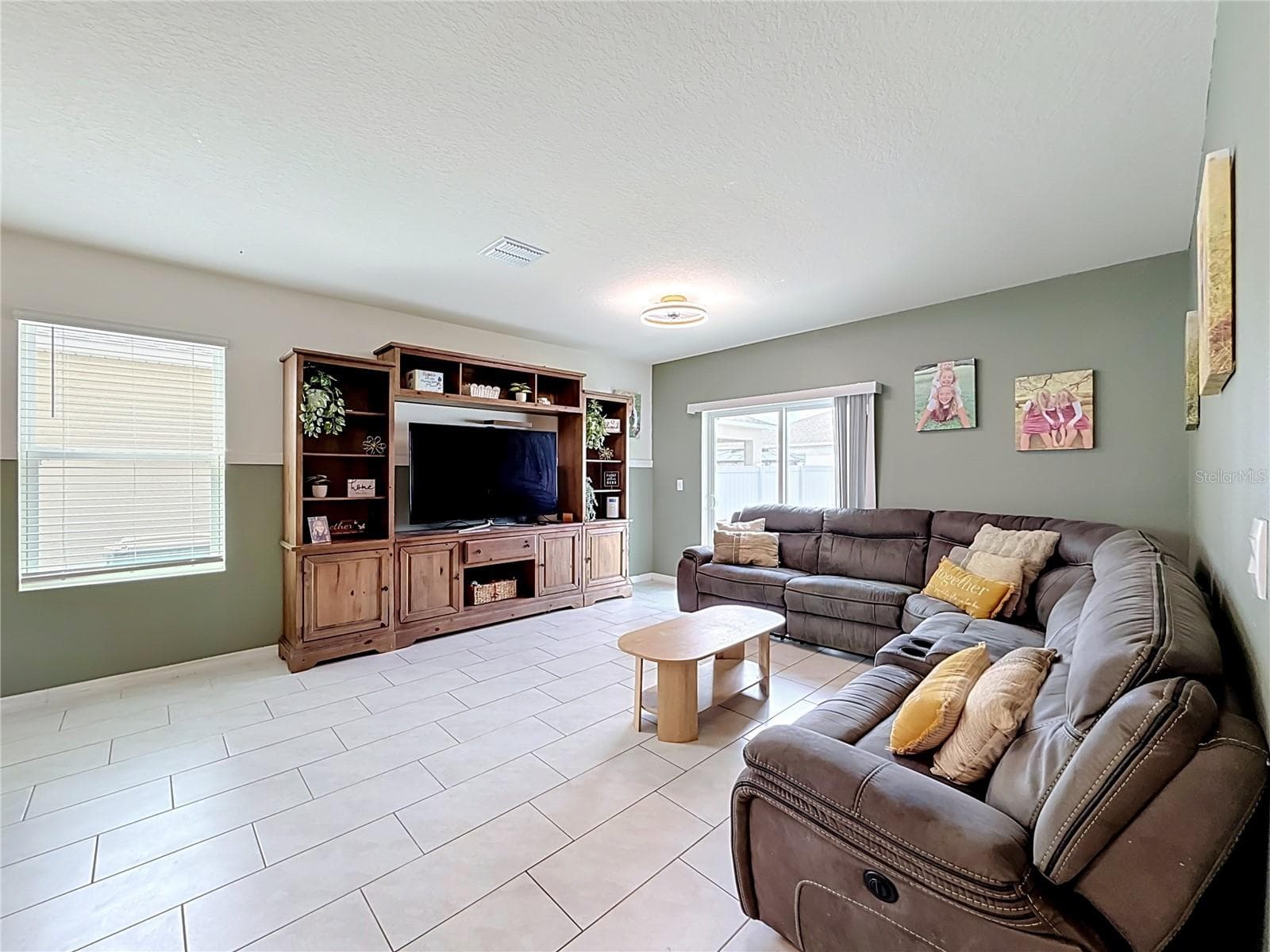Single Family Residence at 182 AMBERWOOD WAY, UMATILLA, photo 14 of 50