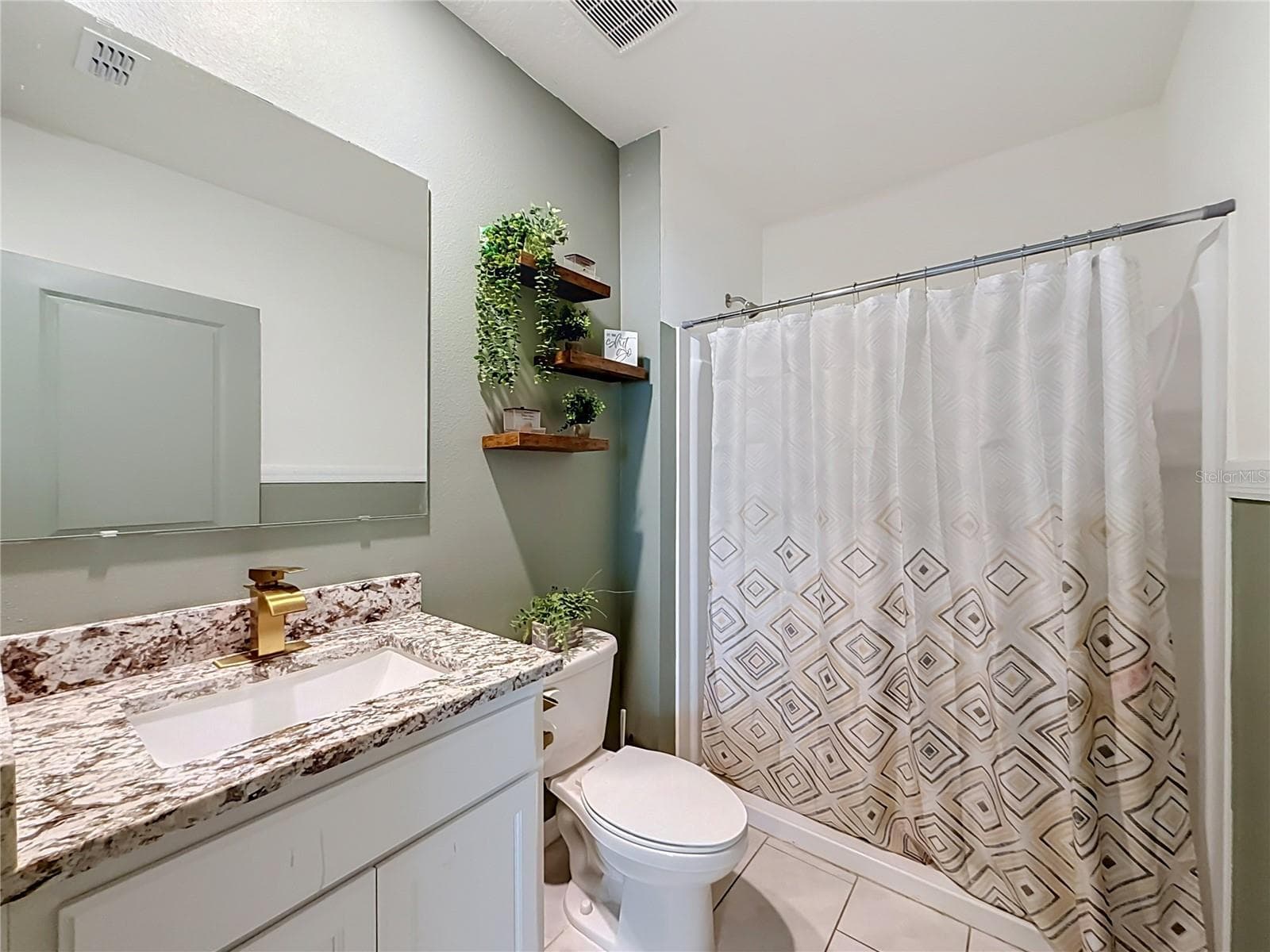 Single Family Residence at 182 AMBERWOOD WAY, UMATILLA, photo 18 of 50