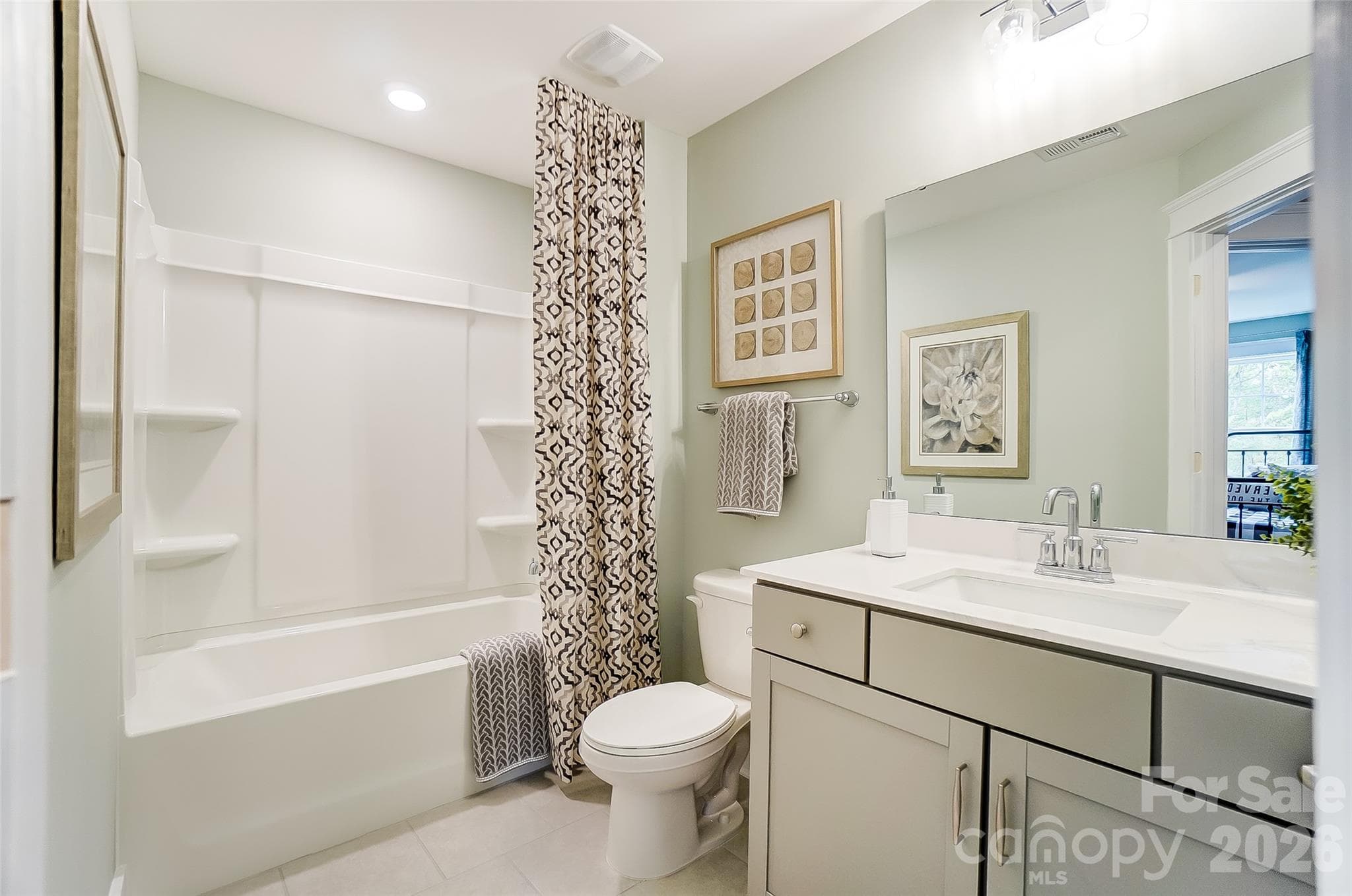 Bath 2 - 4095 Rothwood Lane, Harrisburg