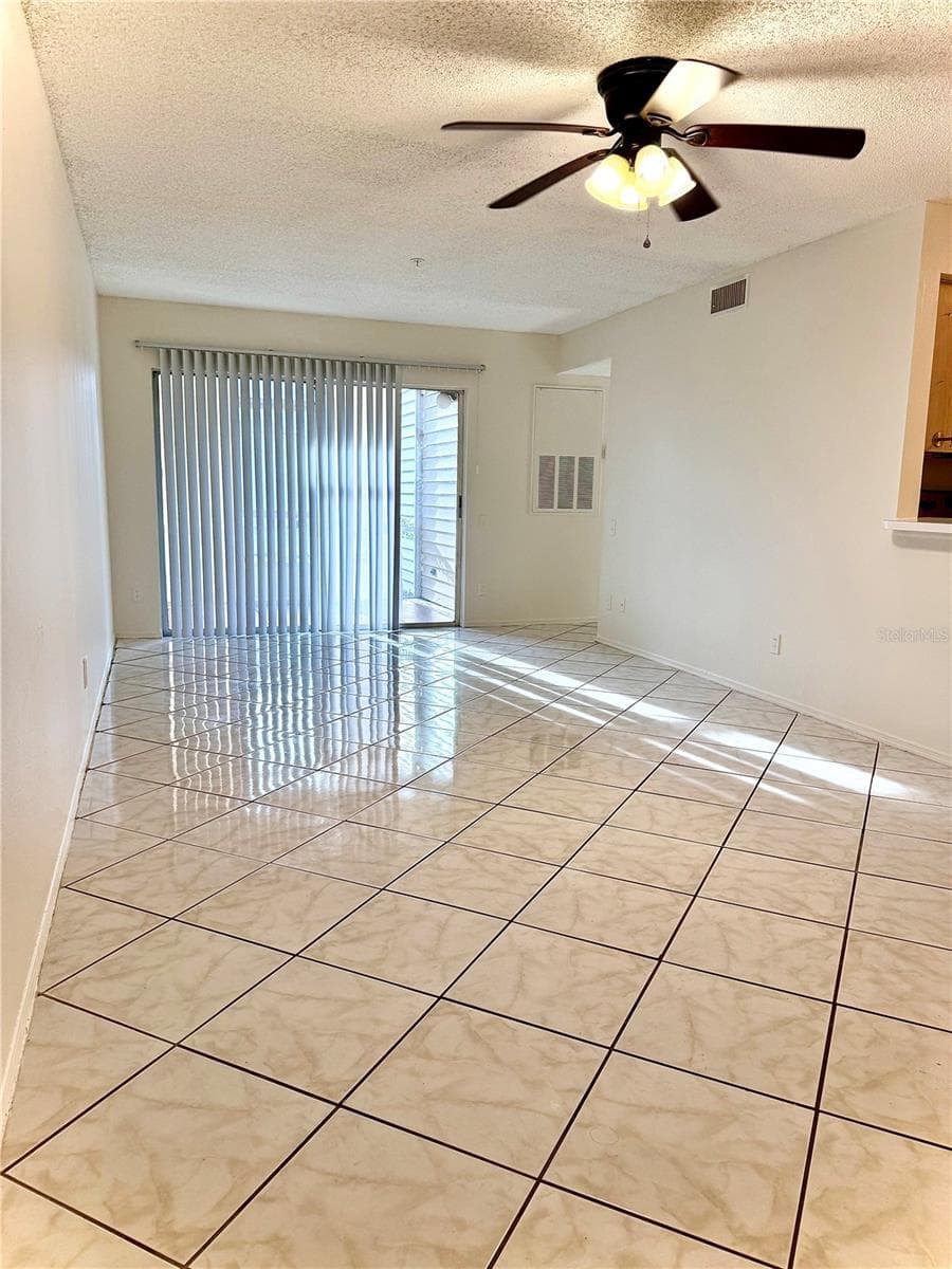 Condominium at 3900 SOUTHPOINTE DR #116, ORLANDO, photo 3 of 9