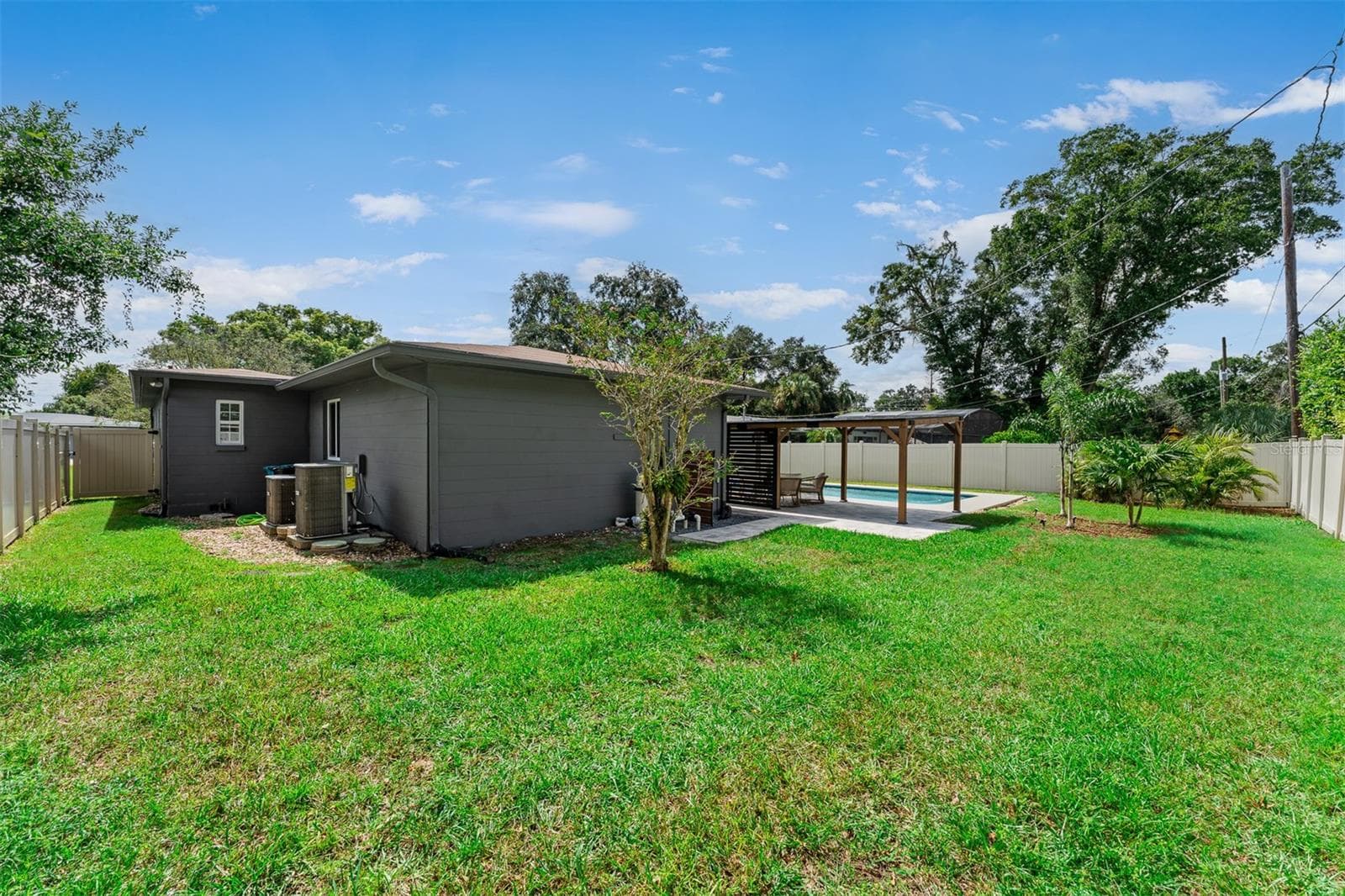Back view of house - 2501 NANCY ST, ORLANDO