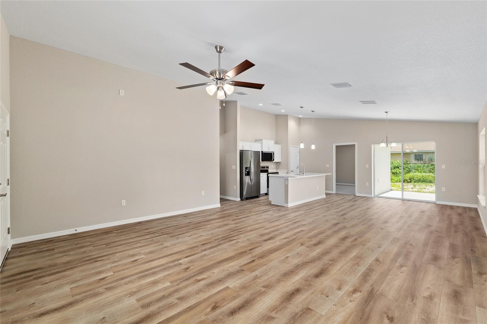 Single Family Residence at 7736 N MANVILLE RD, CITRUS SPRINGS, photo 3 of 21