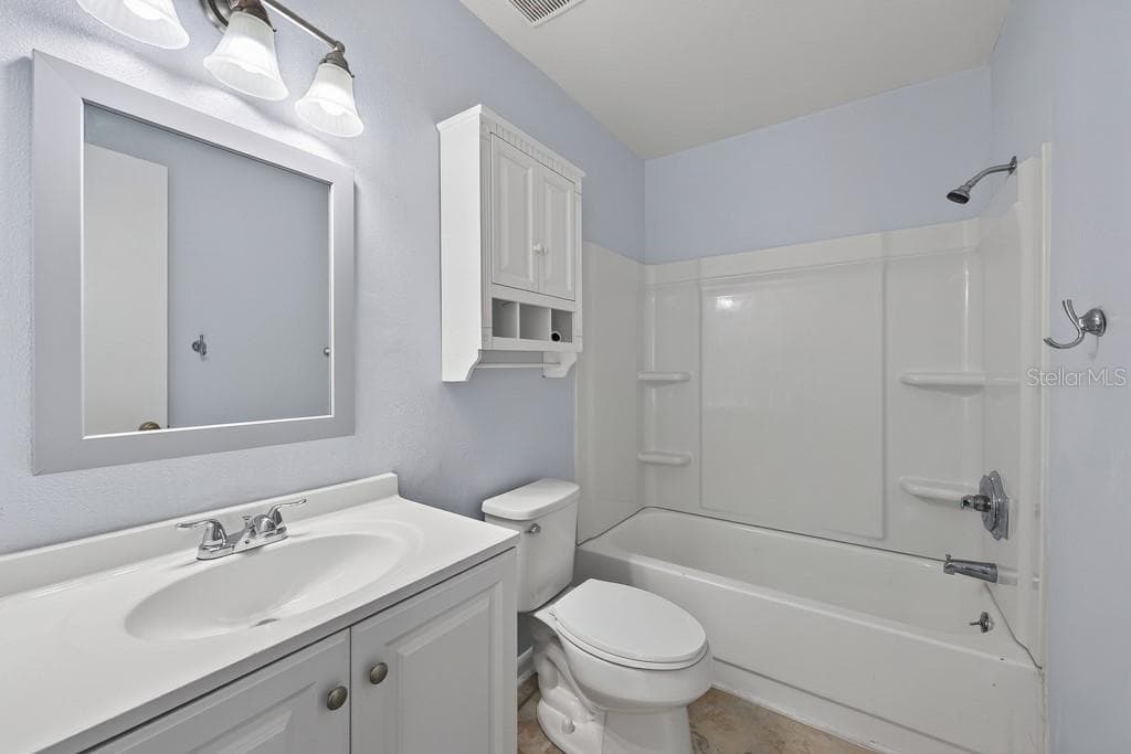 Single Family Residence at 1219 MOHRLAKE DR, BRANDON, photo 24 of 53