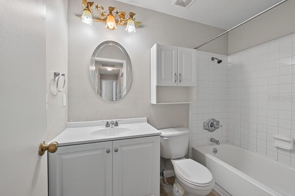 Single Family Residence at 1219 MOHRLAKE DR, BRANDON, photo 31 of 53