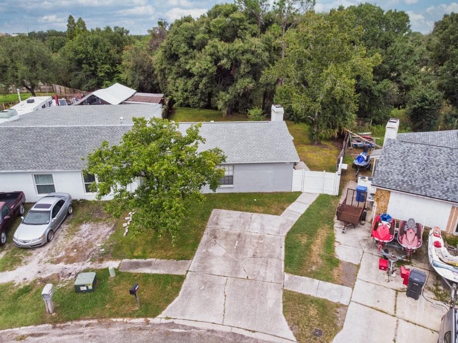 Single Family Residence at 1219 MOHRLAKE DR, BRANDON, photo 48 of 53