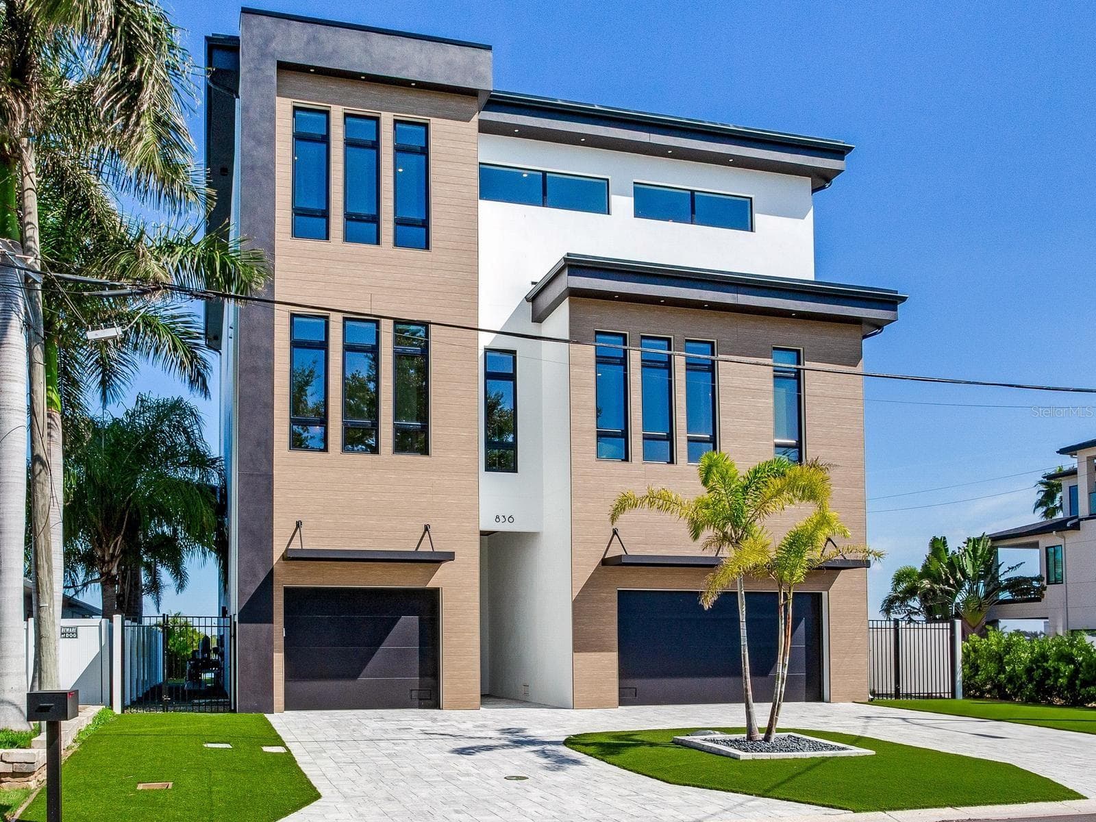 Single Family Residence at 836 BAY POINT DR, MADEIRA BEACH, photo 2 of 75