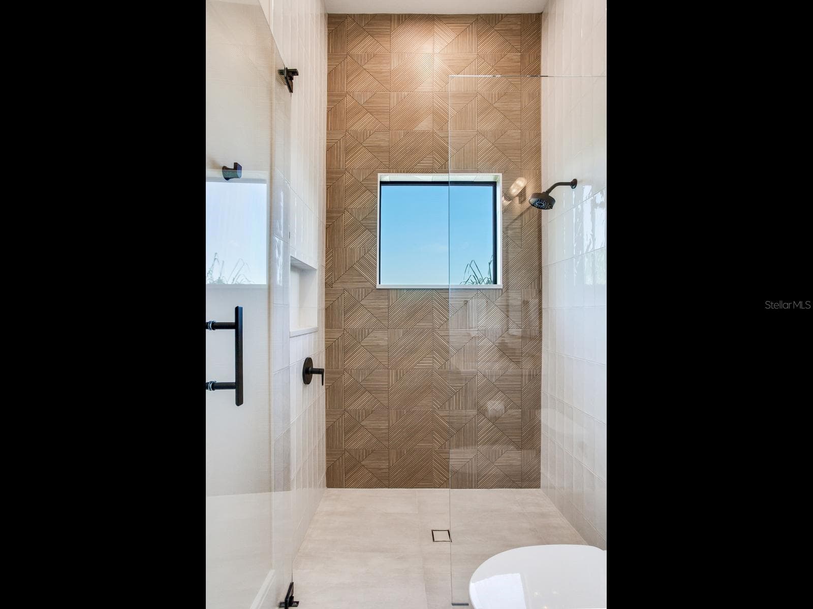 Single Family Residence at 836 BAY POINT DR, MADEIRA BEACH, photo 30 of 75