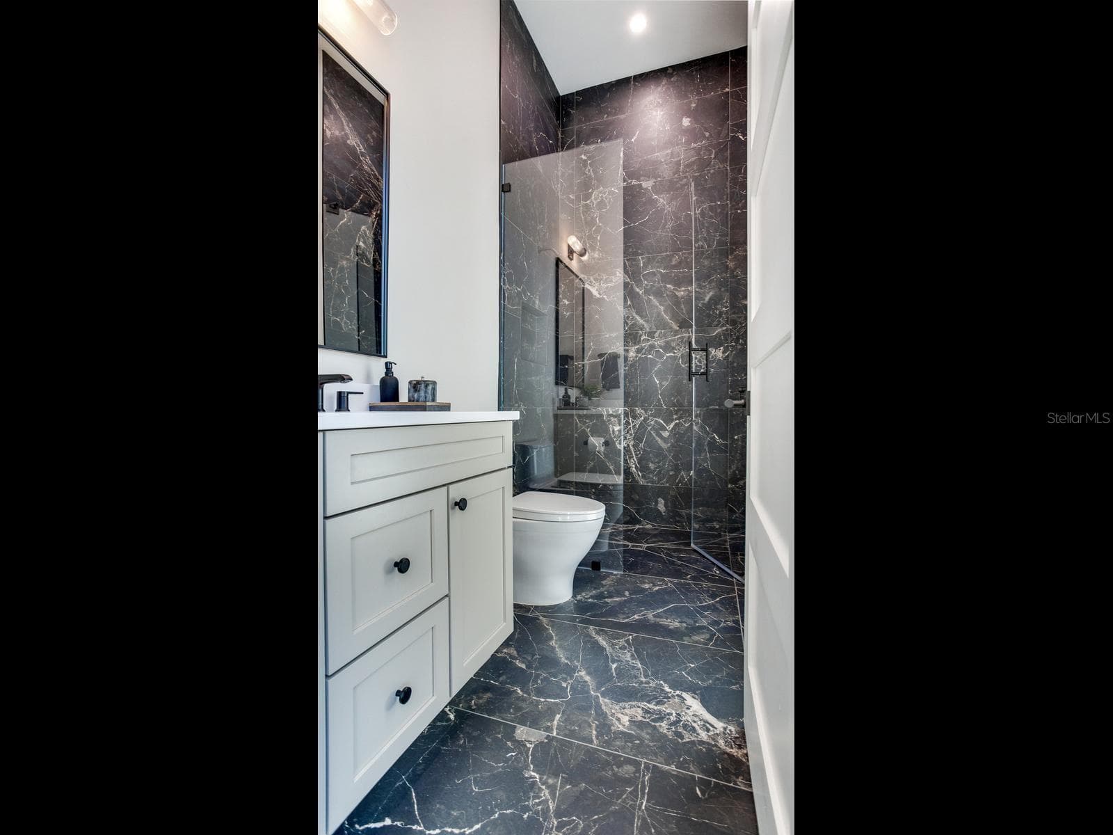 Single Family Residence at 836 BAY POINT DR, MADEIRA BEACH, photo 32 of 75