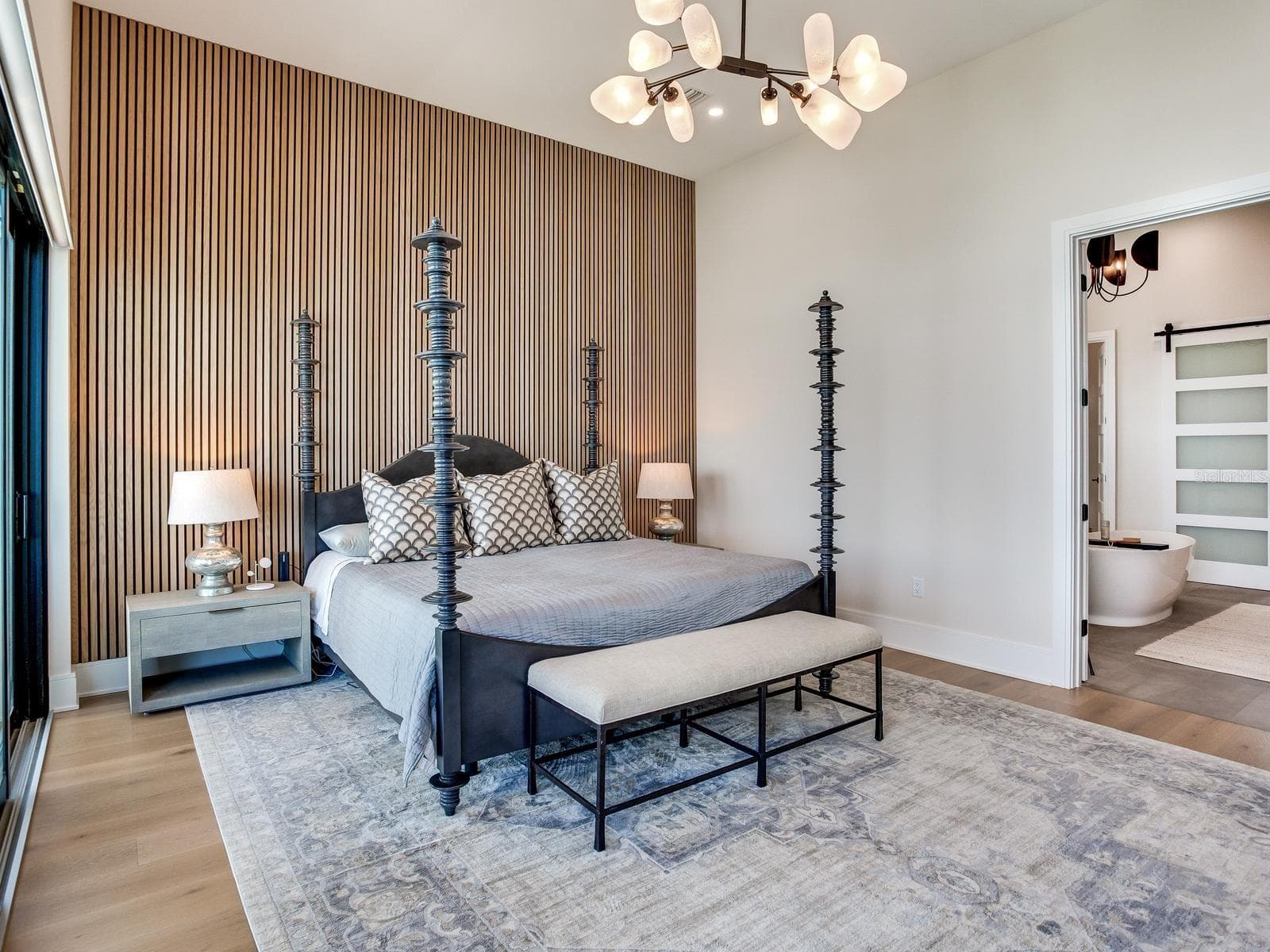 Master Bedroom - 836 BAY POINT DR, MADEIRA BEACH