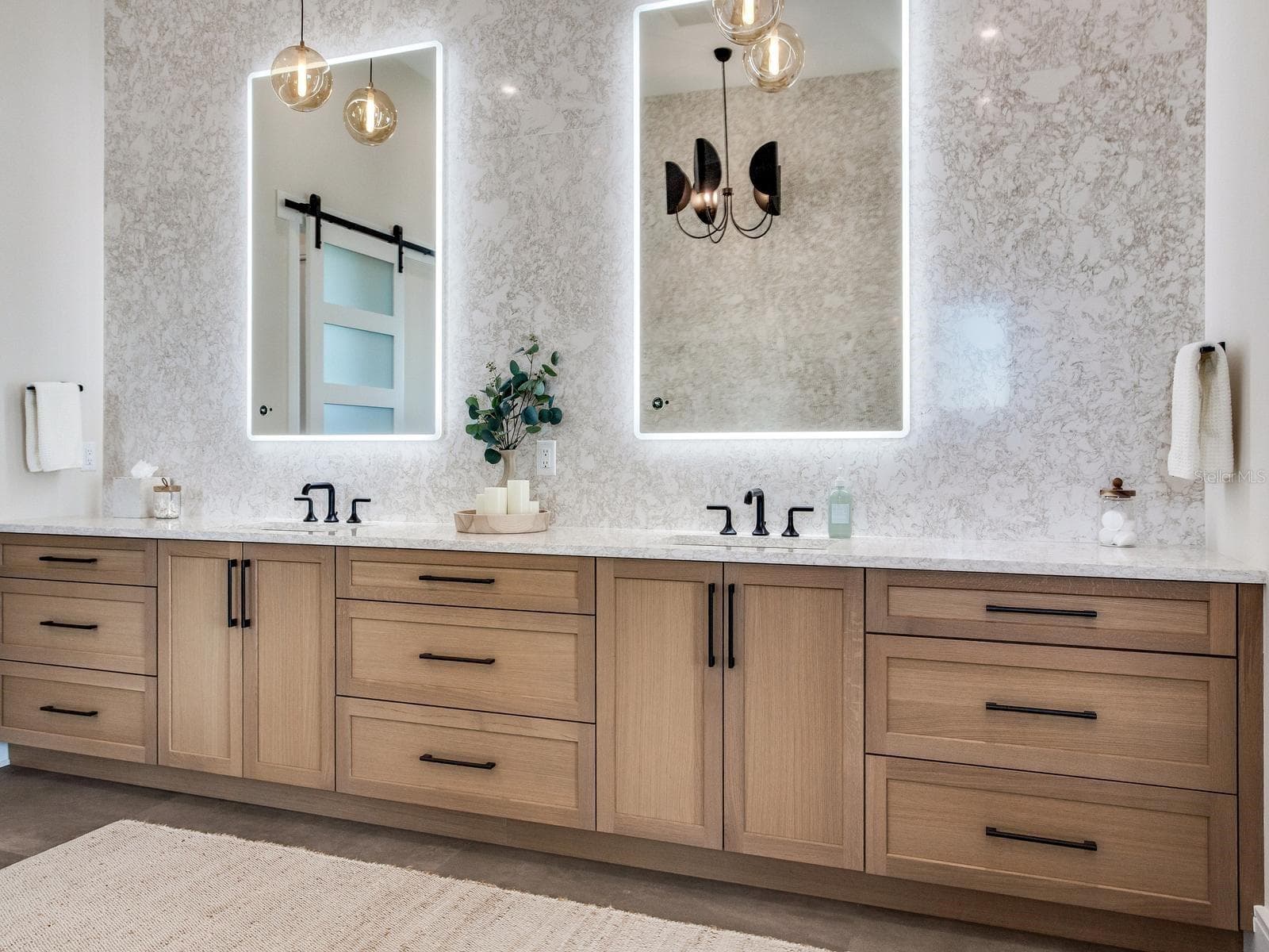 Master En Suite Bath - 836 BAY POINT DR, MADEIRA BEACH
