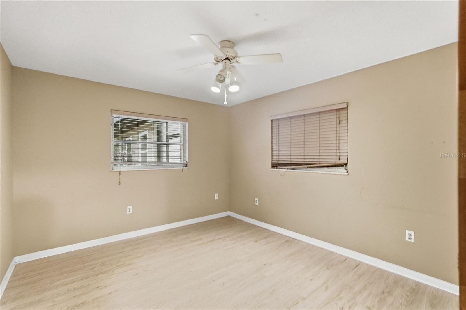 Single Family Residence at 1411 52 ST E, PALMETTO, photo 16 of 38