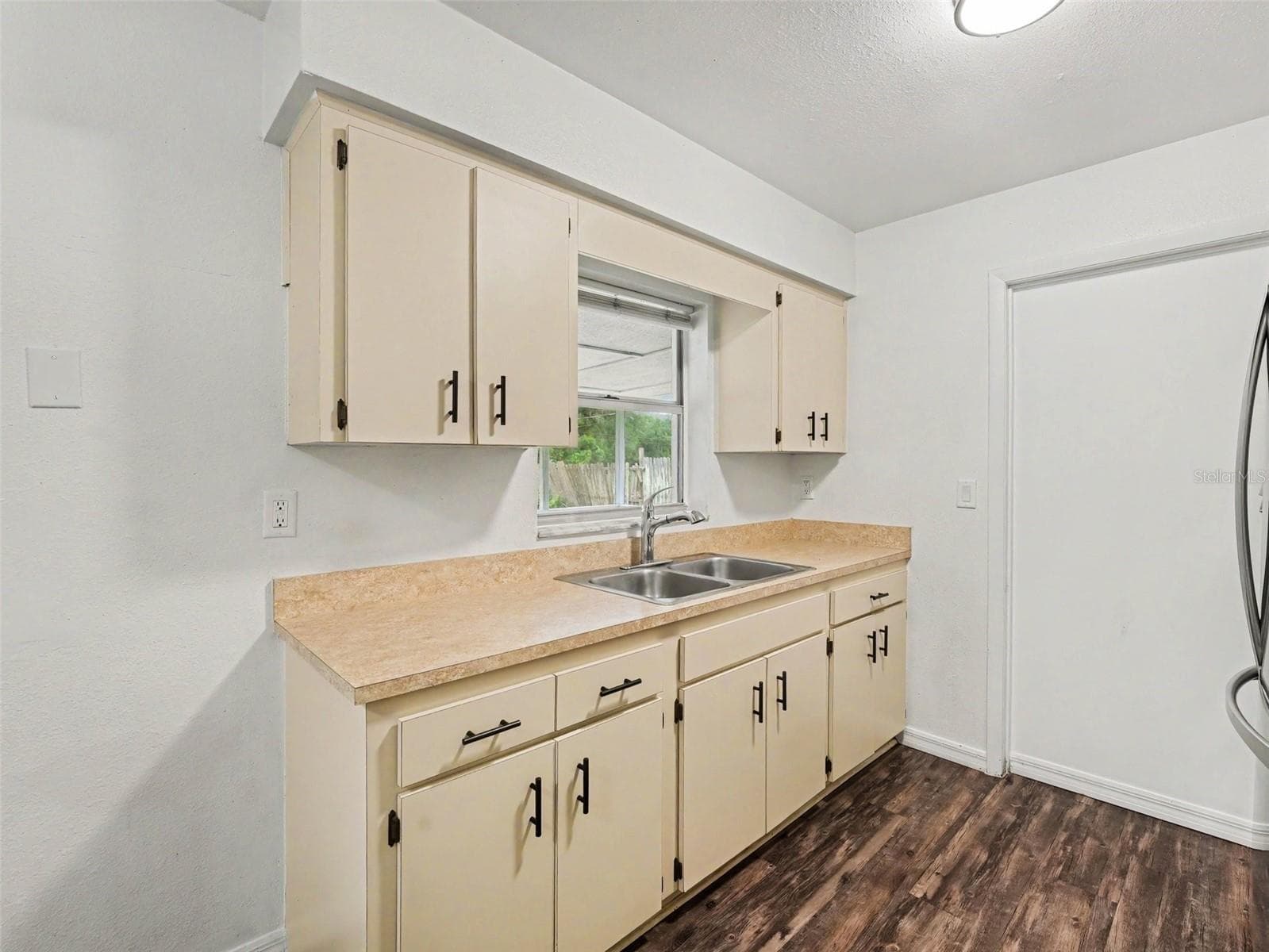 Single Family Residence at 4042 HOMESTEAD DR, LAKELAND, photo 8 of 31