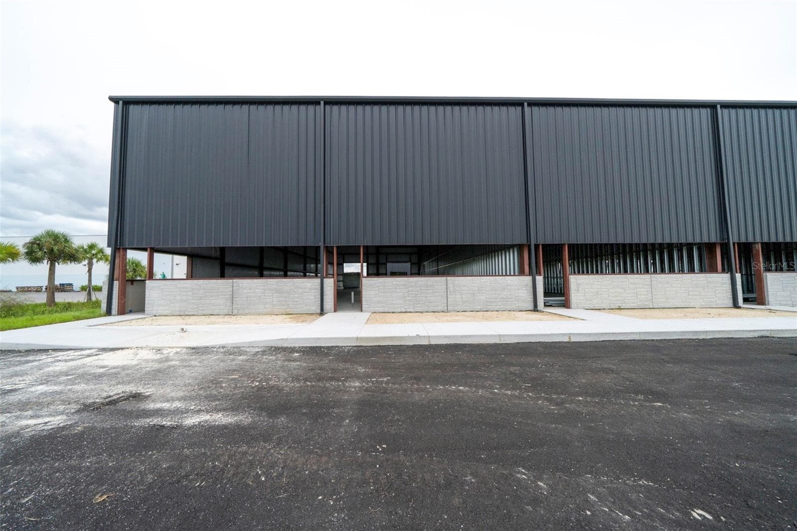 Industrial at 8411-8419 DUFFIE DR, PUNTA GORDA, photo 2 of 17