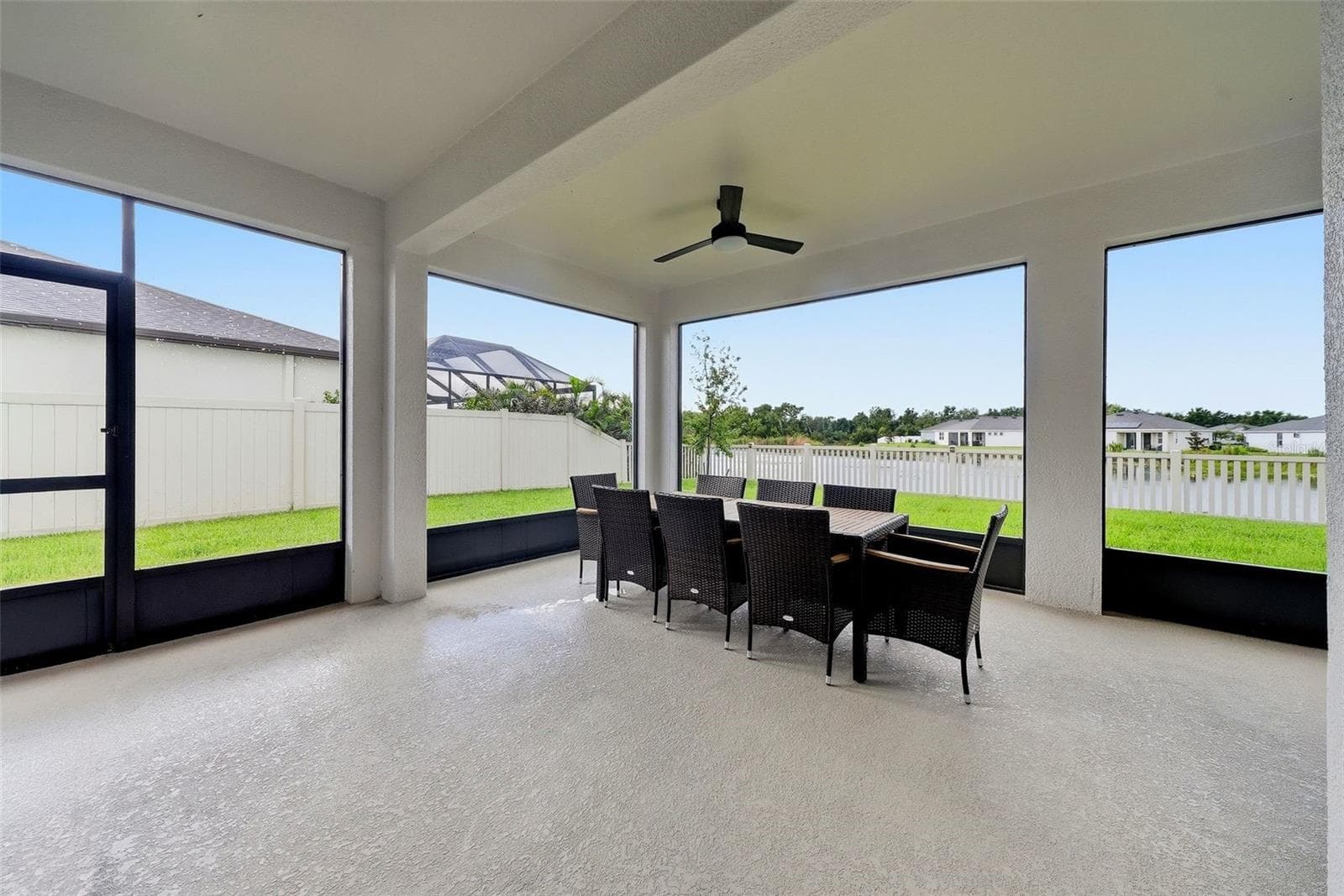 Large Covered Screened Lanai - 11727 TETRAFIN DR, RIVERVIEW