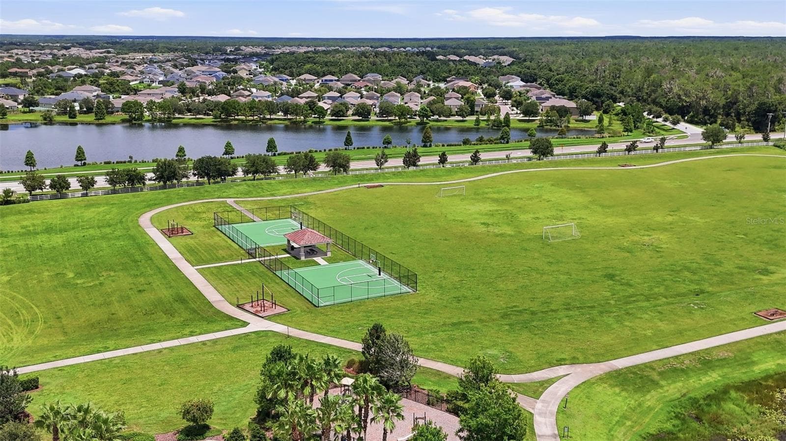 Community Walking Trail/Basketball - 11727 TETRAFIN DR, RIVERVIEW