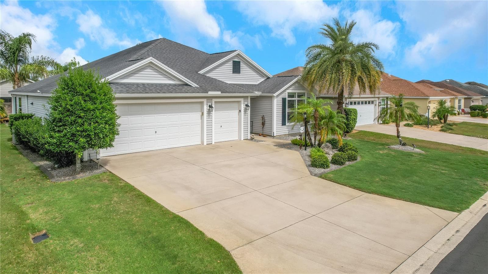 Single Family Residence at 1241 TARFLOWER TER, THE VILLAGES, photo 4 of 57