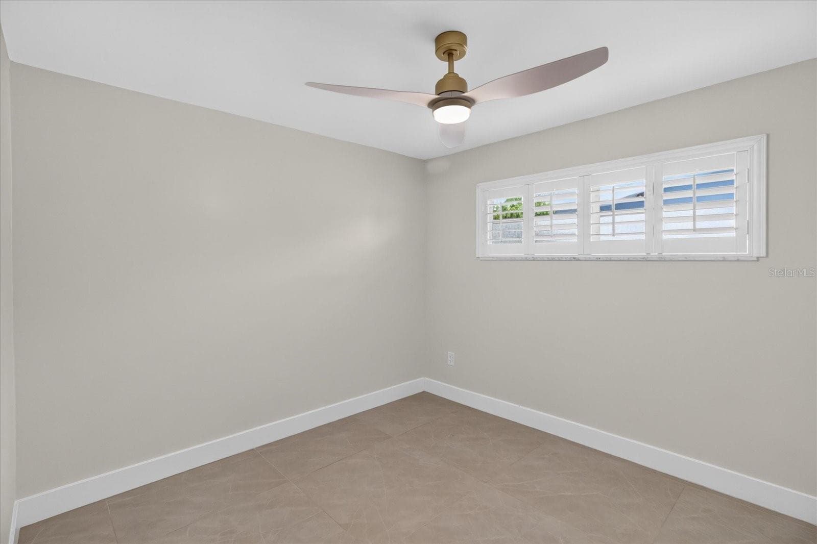 Single Family Residence at 10100 PARADISE BLVD, TREASURE ISLAND, photo 33 of 48