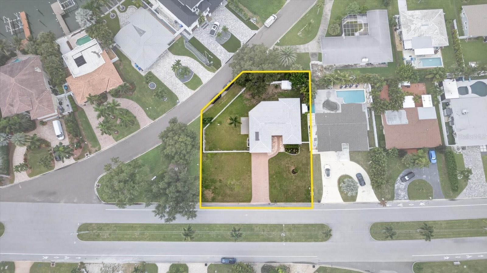 Single Family Residence at 10100 PARADISE BLVD, TREASURE ISLAND, photo 44 of 48