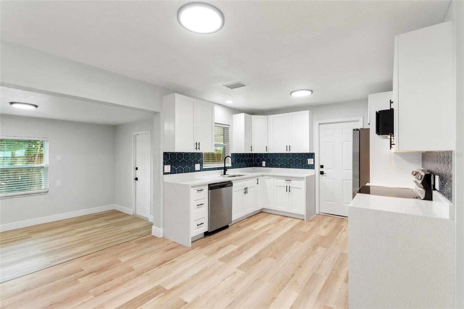 Single Family Residence at 5424 14TH AVE N, ST PETERSBURG, photo 3 of 35