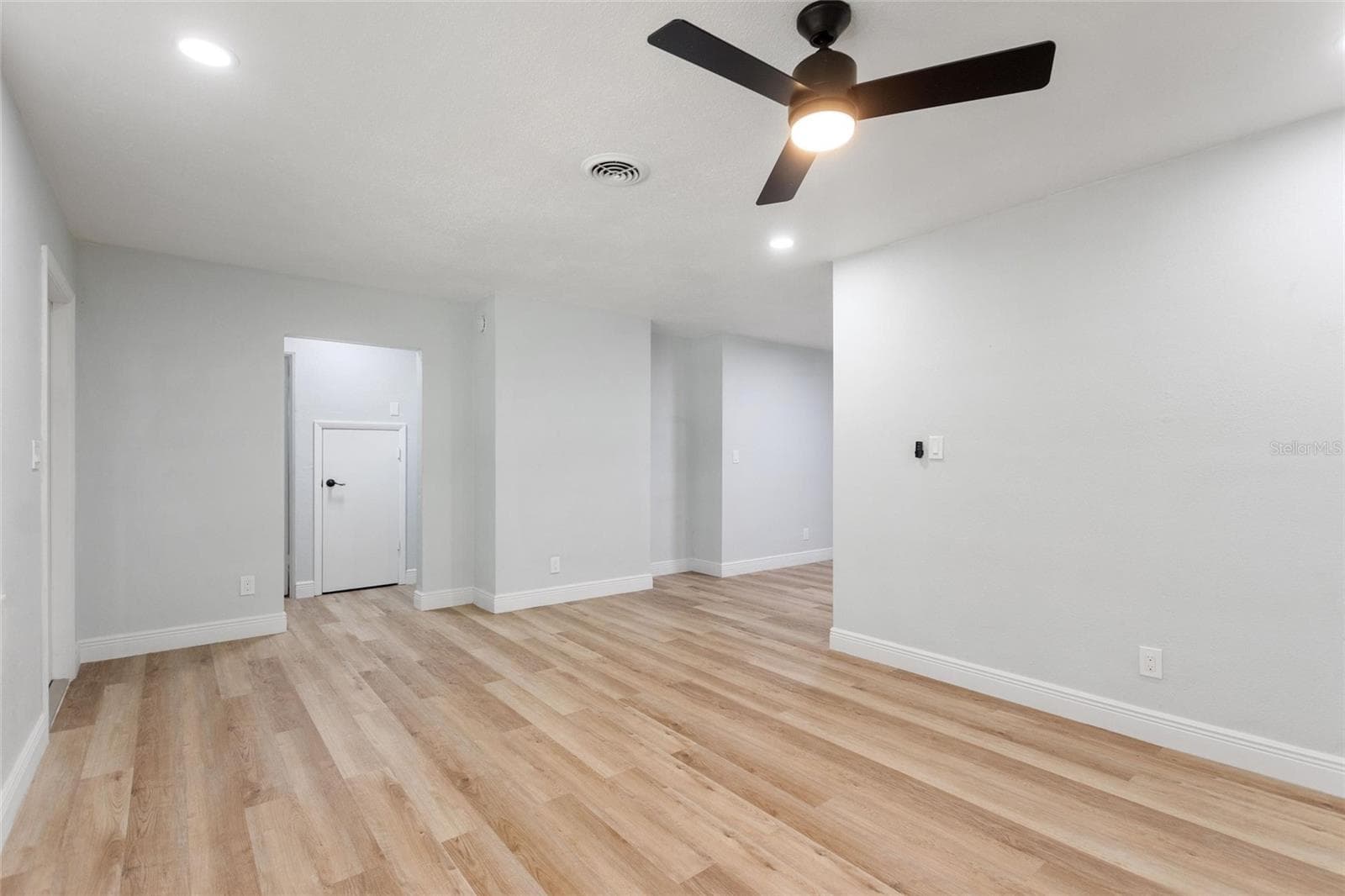 Single Family Residence at 5424 14TH AVE N, ST PETERSBURG, photo 11 of 35