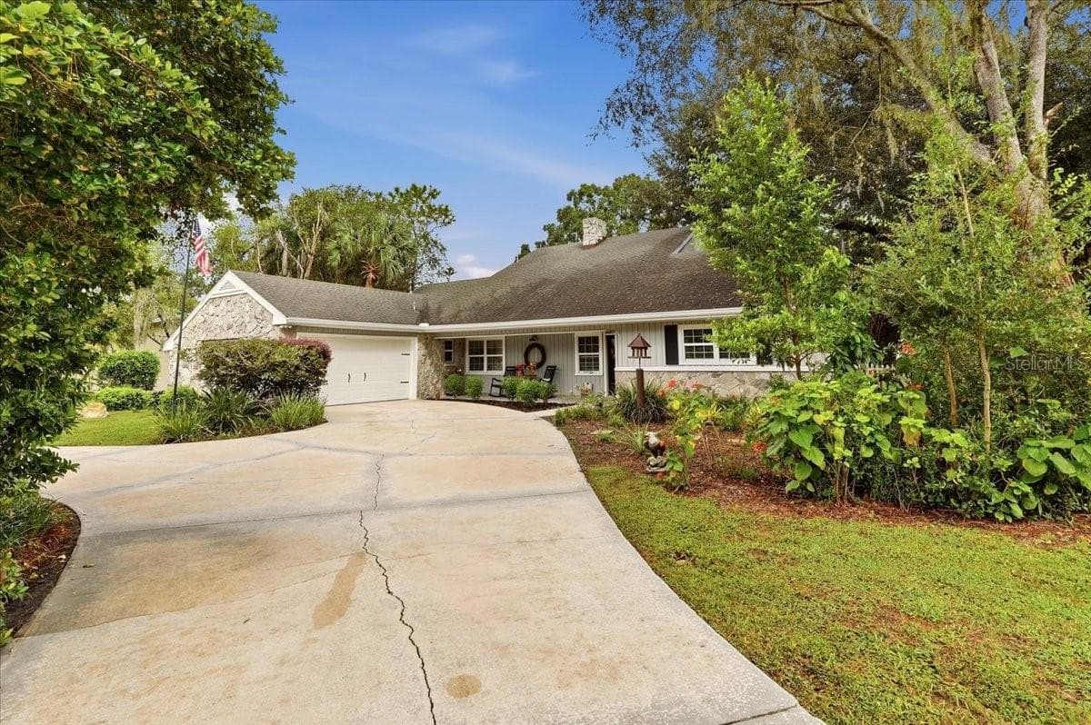Single Family Residence at 520 DON EL ST, LAKELAND, photo 4 of 74
