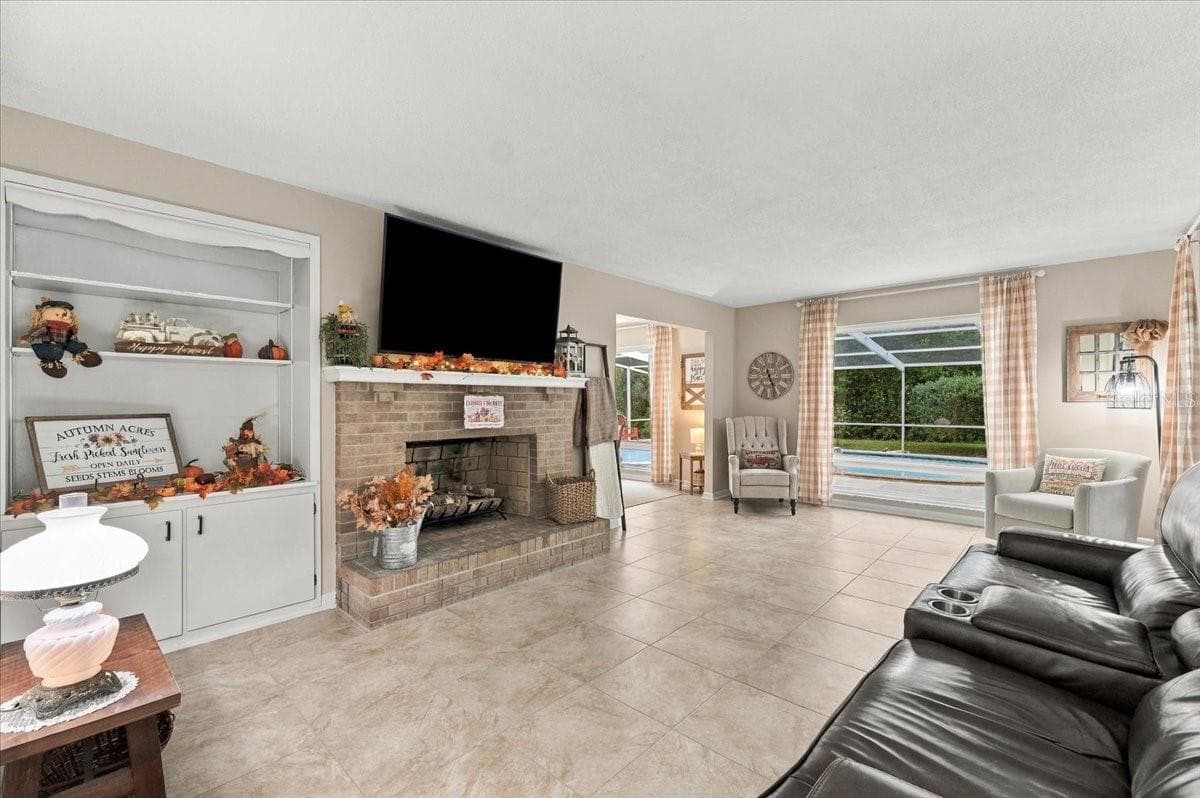 Single Family Residence at 520 DON EL ST, LAKELAND, photo 13 of 74