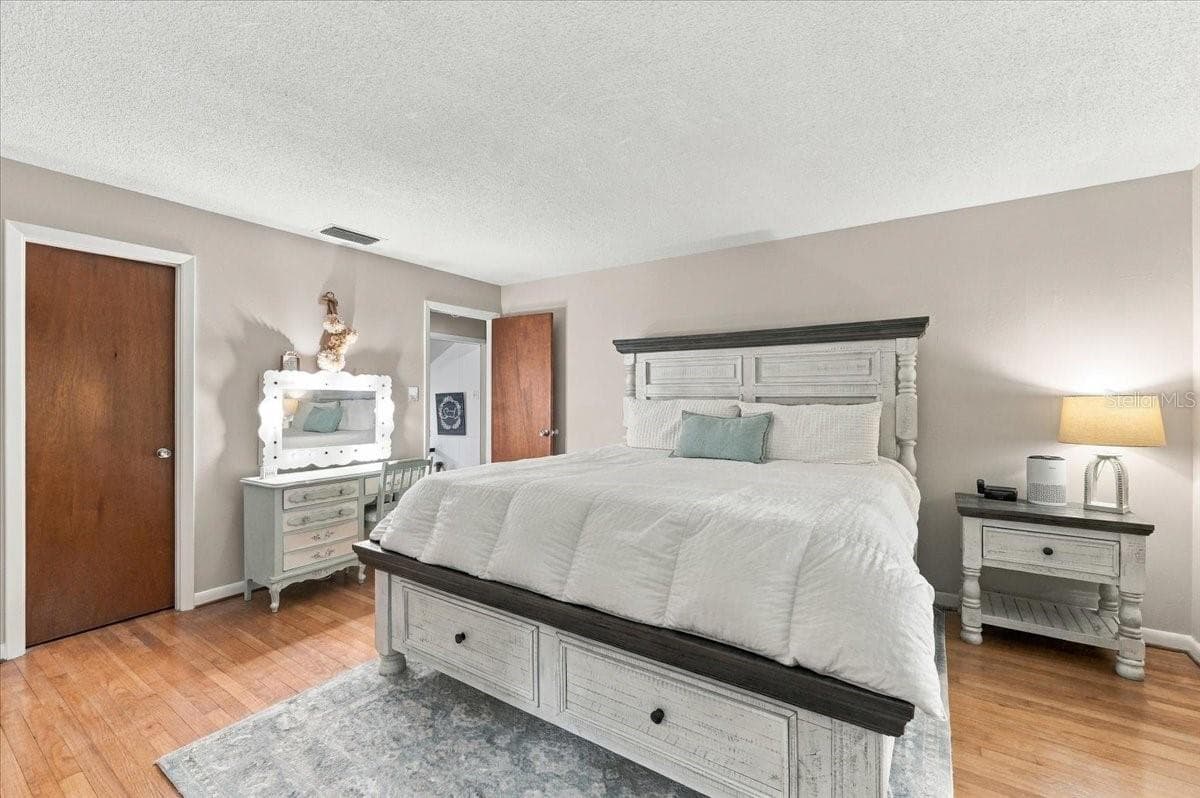 Upstairs bedroom 1 - 520 DON EL ST, LAKELAND