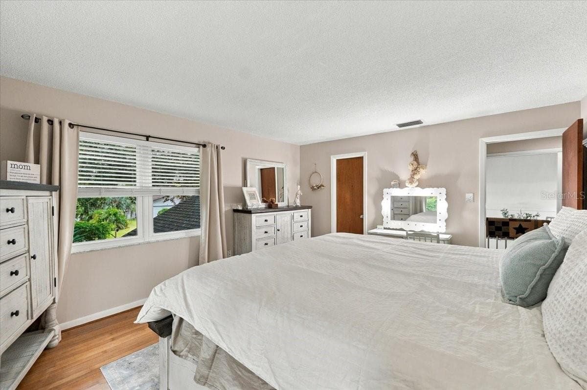 Upstairs bedroom 1 - 520 DON EL ST, LAKELAND