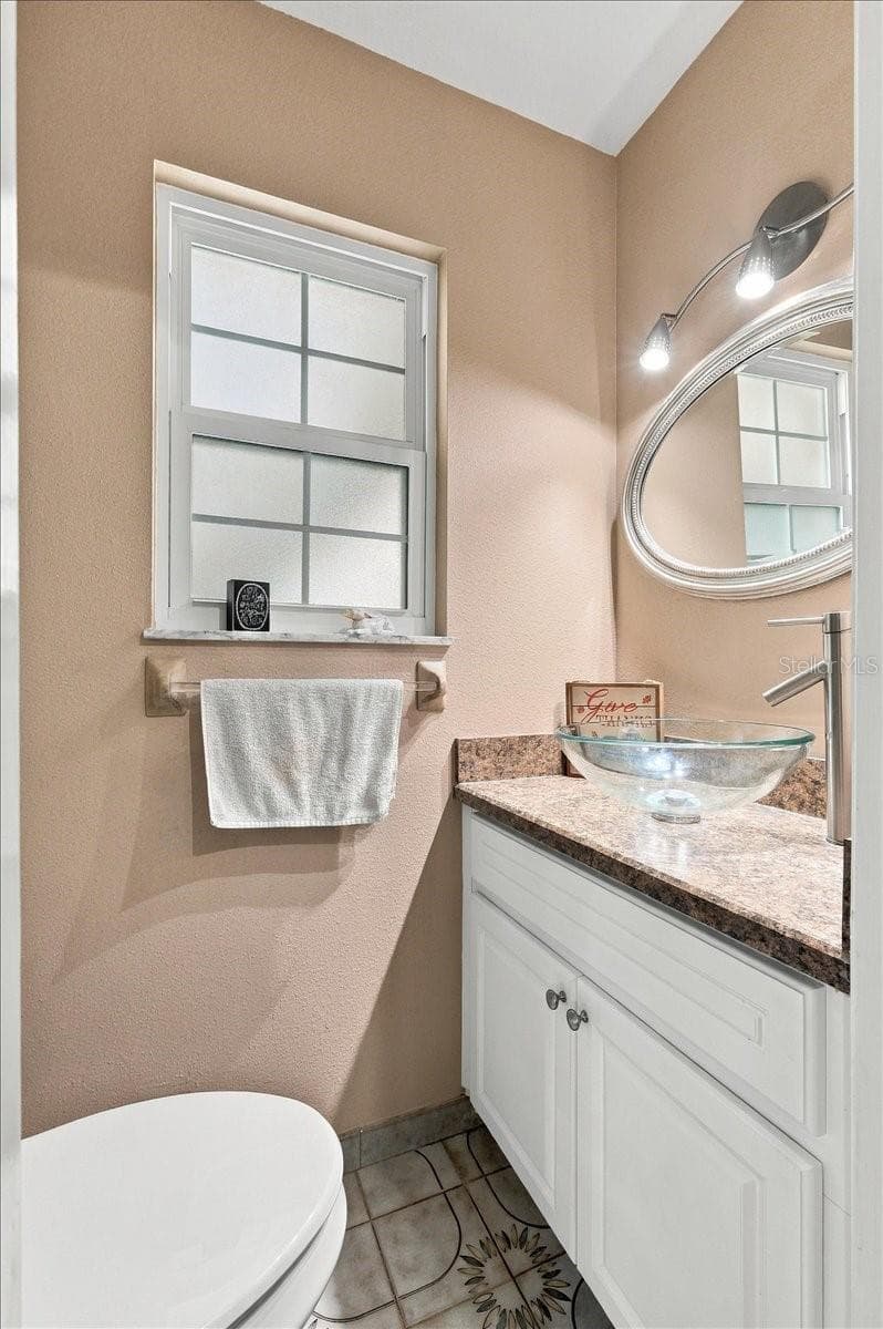 Half bath - 520 DON EL ST, LAKELAND