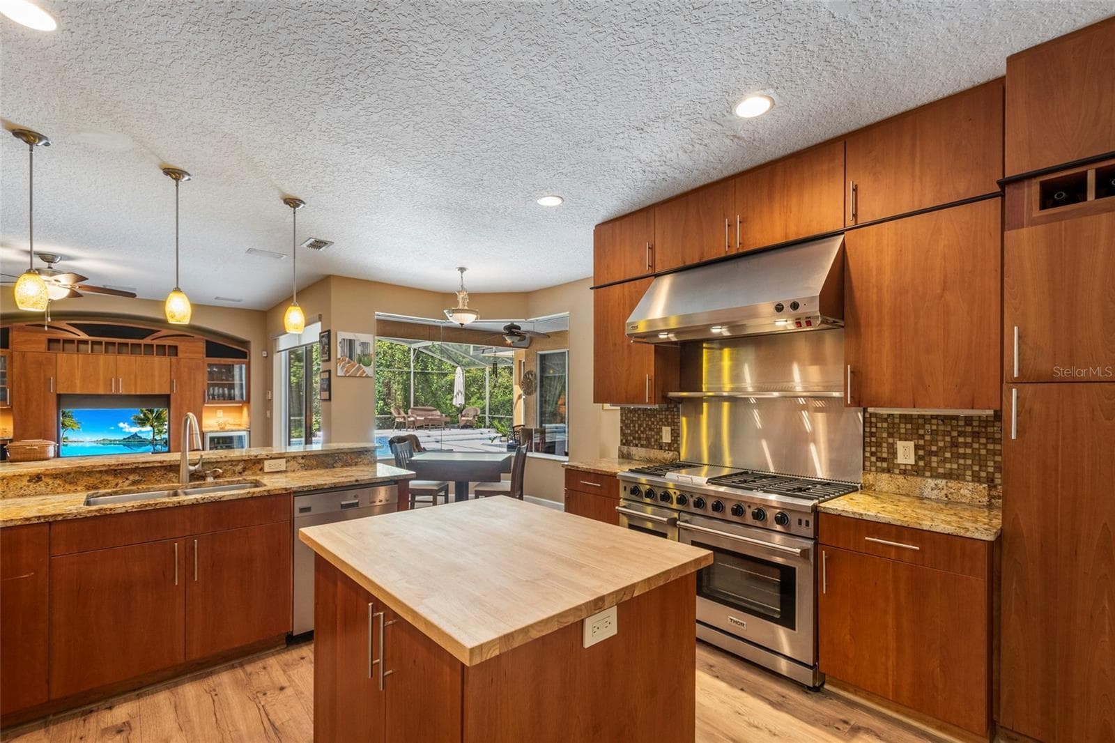 New Butcher Block Prep Island - 2712 ALOMA OAKS DR, OVIEDO
