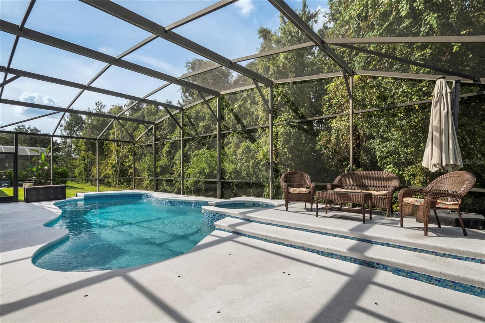 Screen Enclosure with Child Safety Fence - 2712 ALOMA OAKS DR, OVIEDO