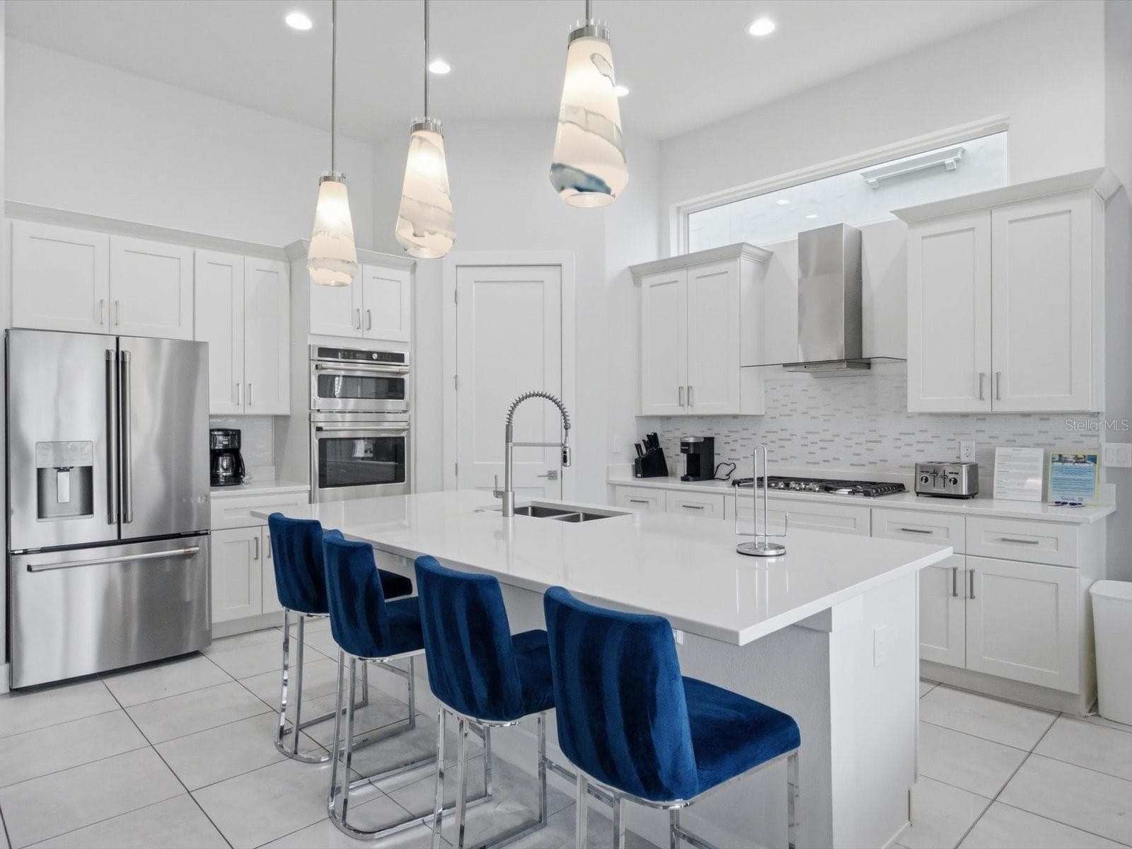 Single Family Residence at 1104 CASTLE PINES CT, KISSIMMEE, photo 7 of 47