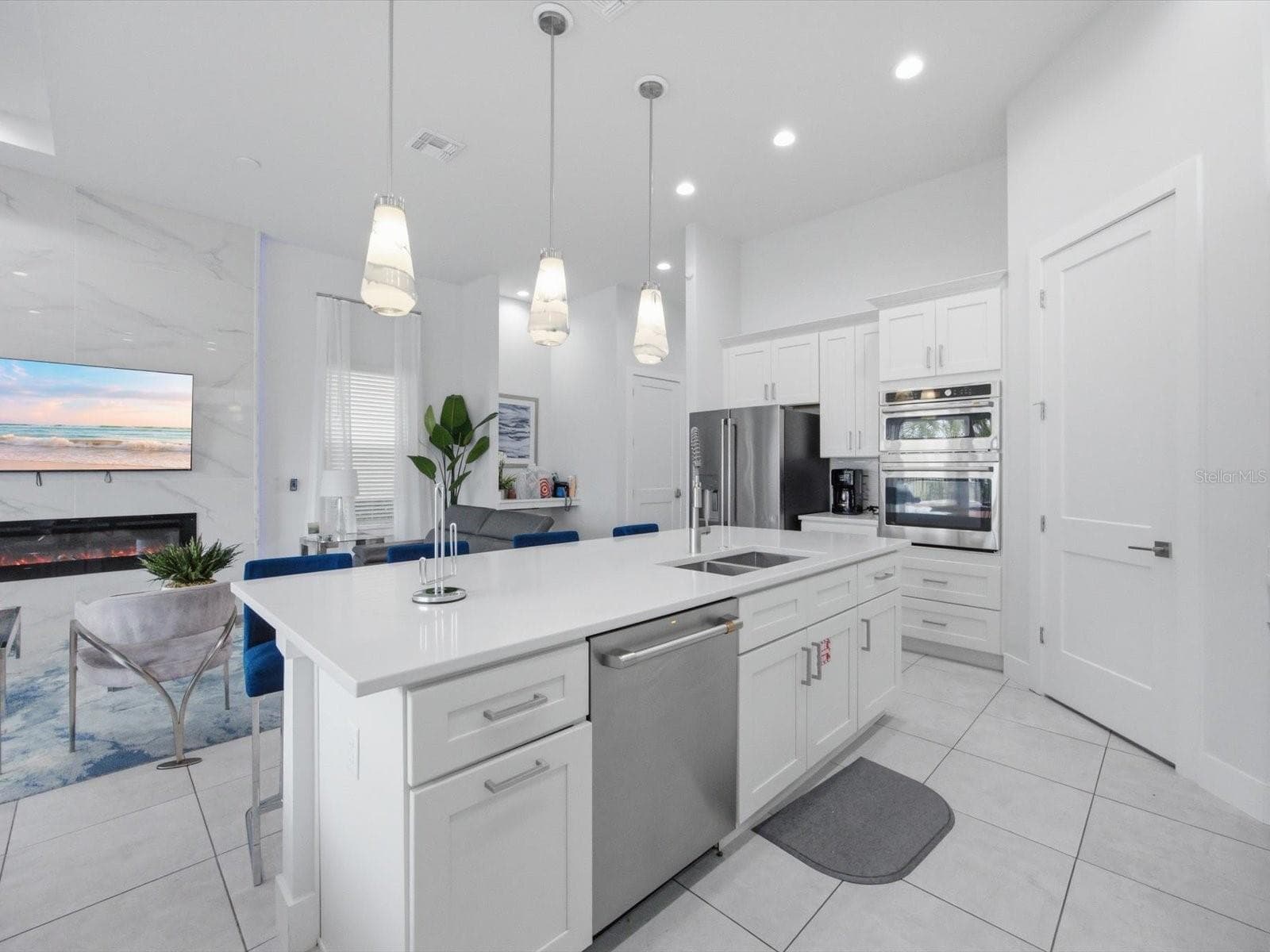 Single Family Residence at 1104 CASTLE PINES CT, KISSIMMEE, photo 10 of 47