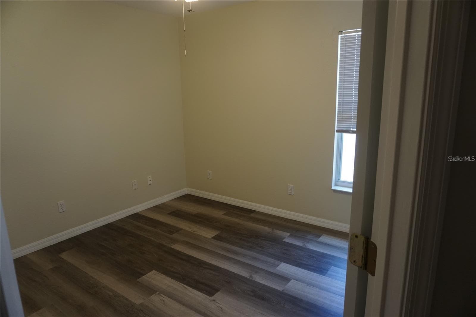 Single Family Residence at 1084 BLUEGRASS DR, GROVELAND, photo 9 of 20