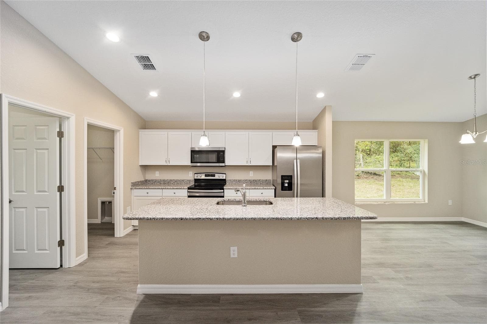 Single Family Residence at 19447 SW 98TH PLACE RD, DUNNELLON, photo 10 of 43