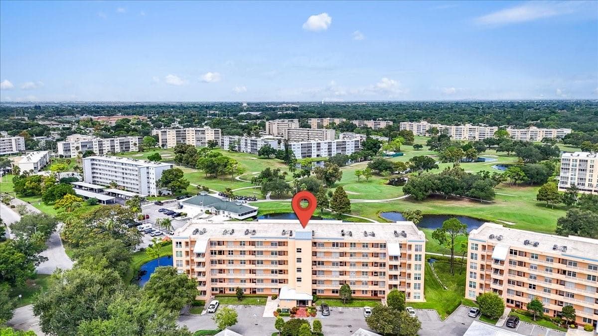 4570 PINEBROOK CIR #208