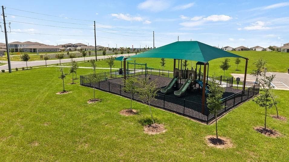 Amenities - Playground - 2154 PARSLEY DR, HAINES CITY
