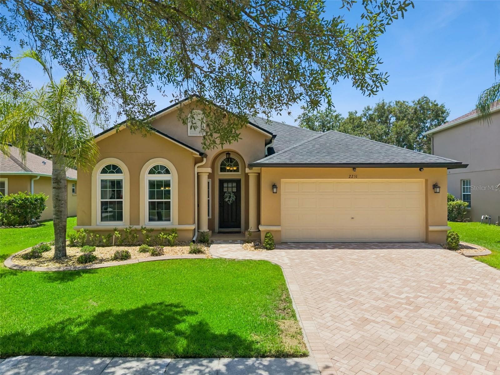 2251 HILLSHIRE DR