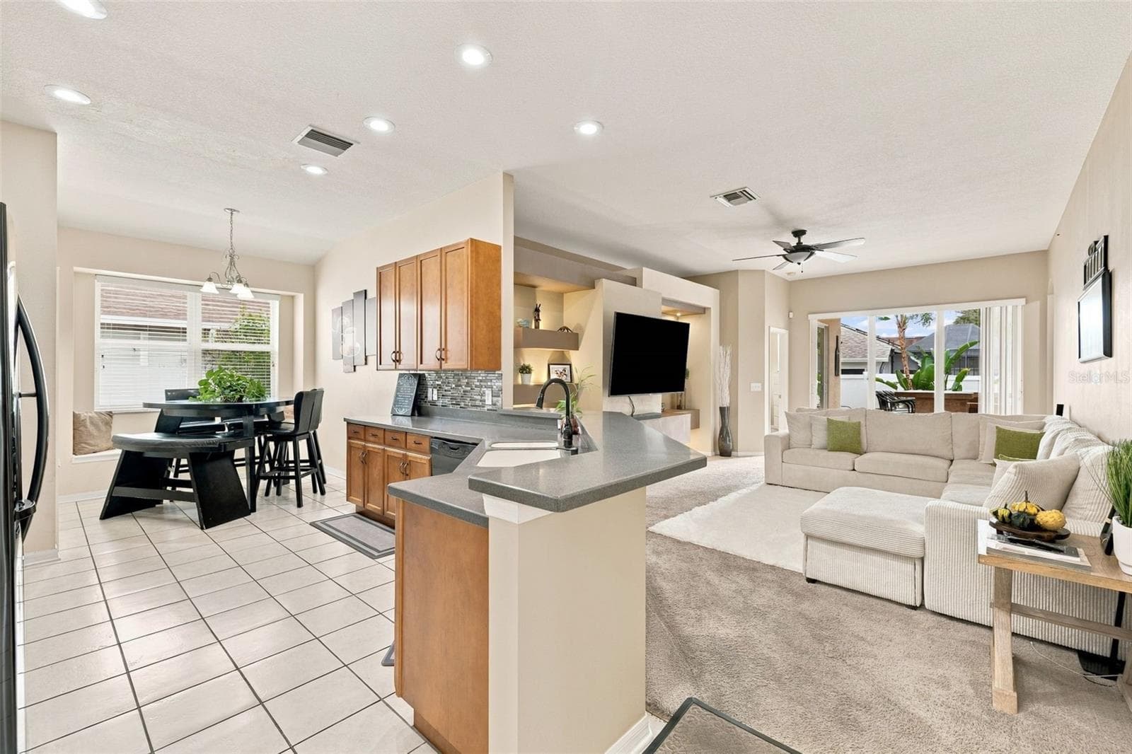 Single Family Residence at 35136 DEERFIELD OAKS DR, ZEPHYRHILLS, photo 4 of 52