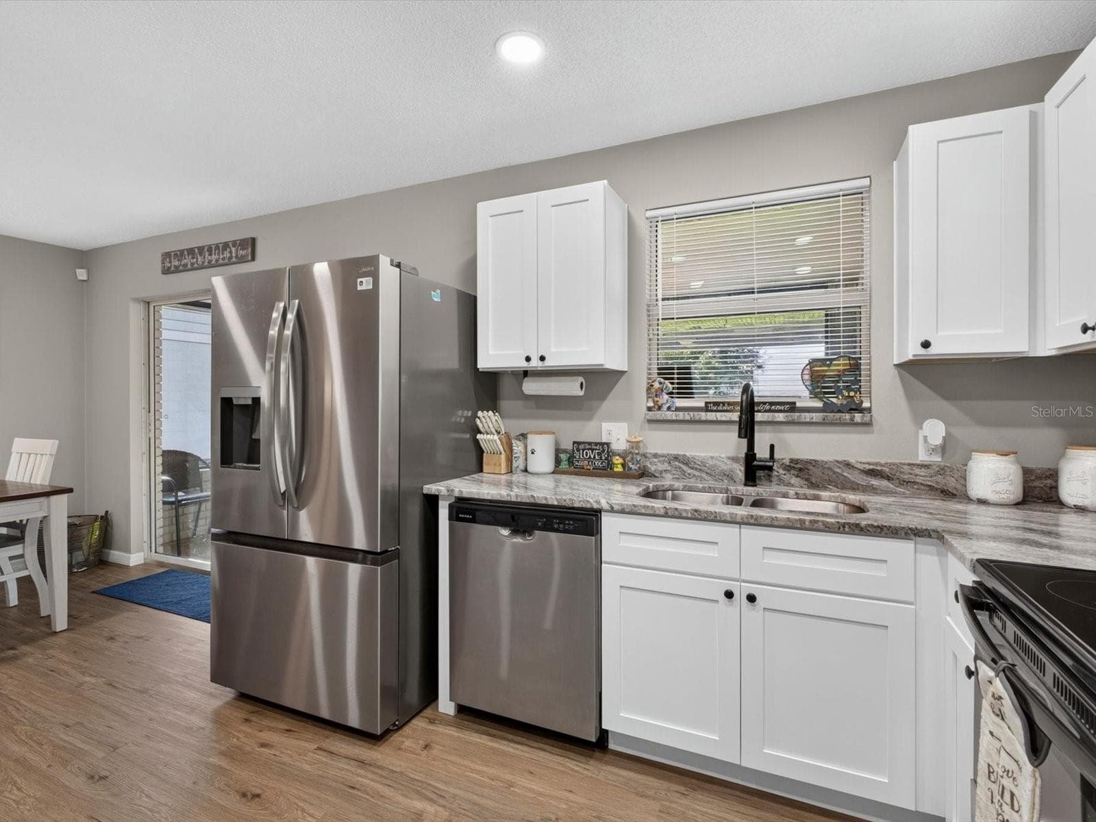 kitchen appliances - 1380 EAGLE AVE E, EAGLE LAKE