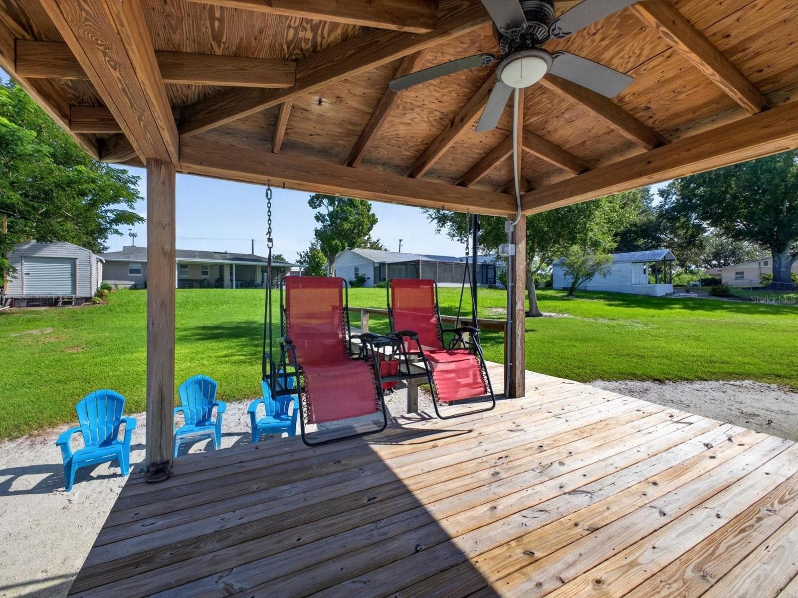 swing on dock - 1380 EAGLE AVE E, EAGLE LAKE